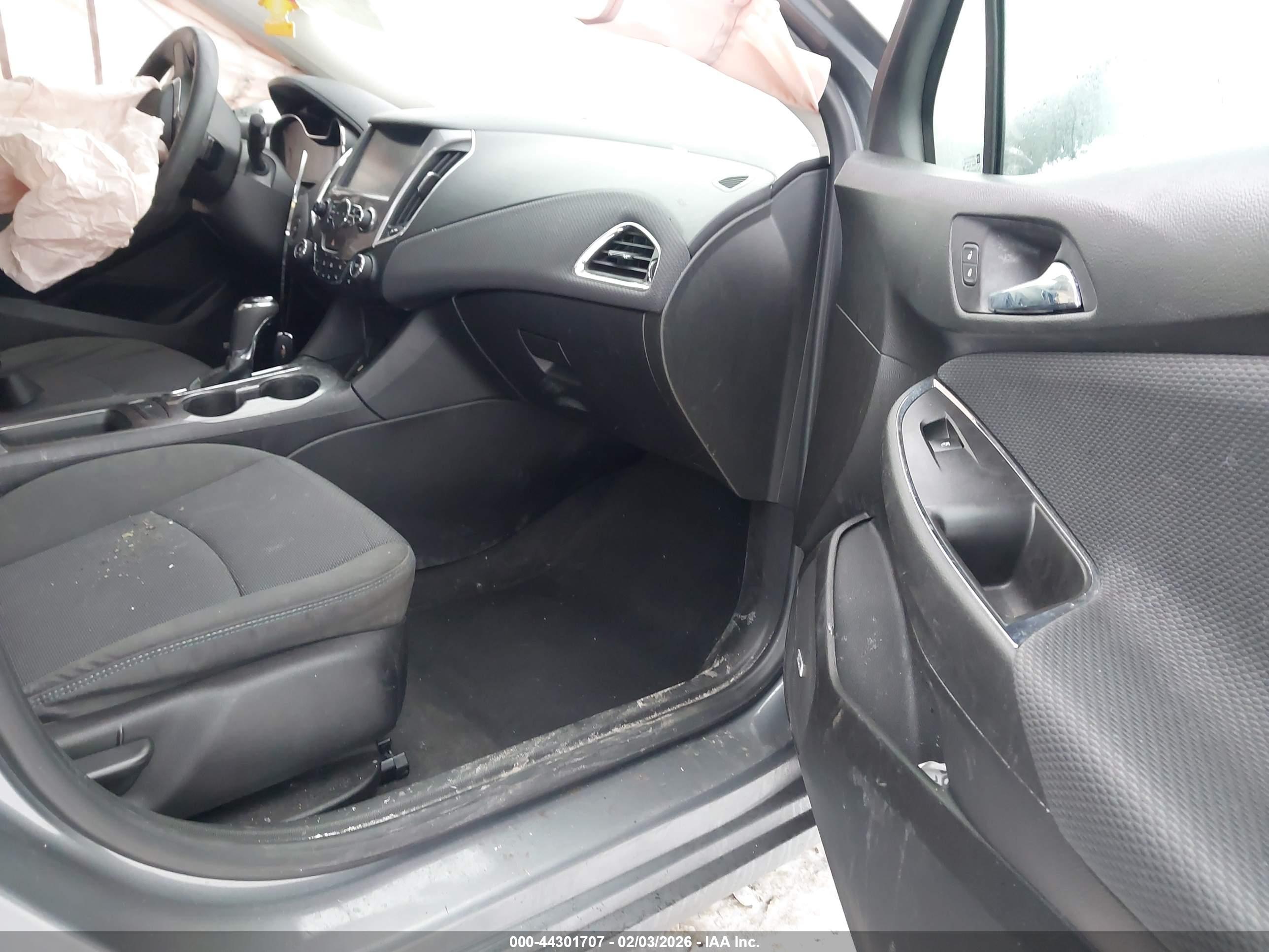 CHEVROLET CRUZE image 5