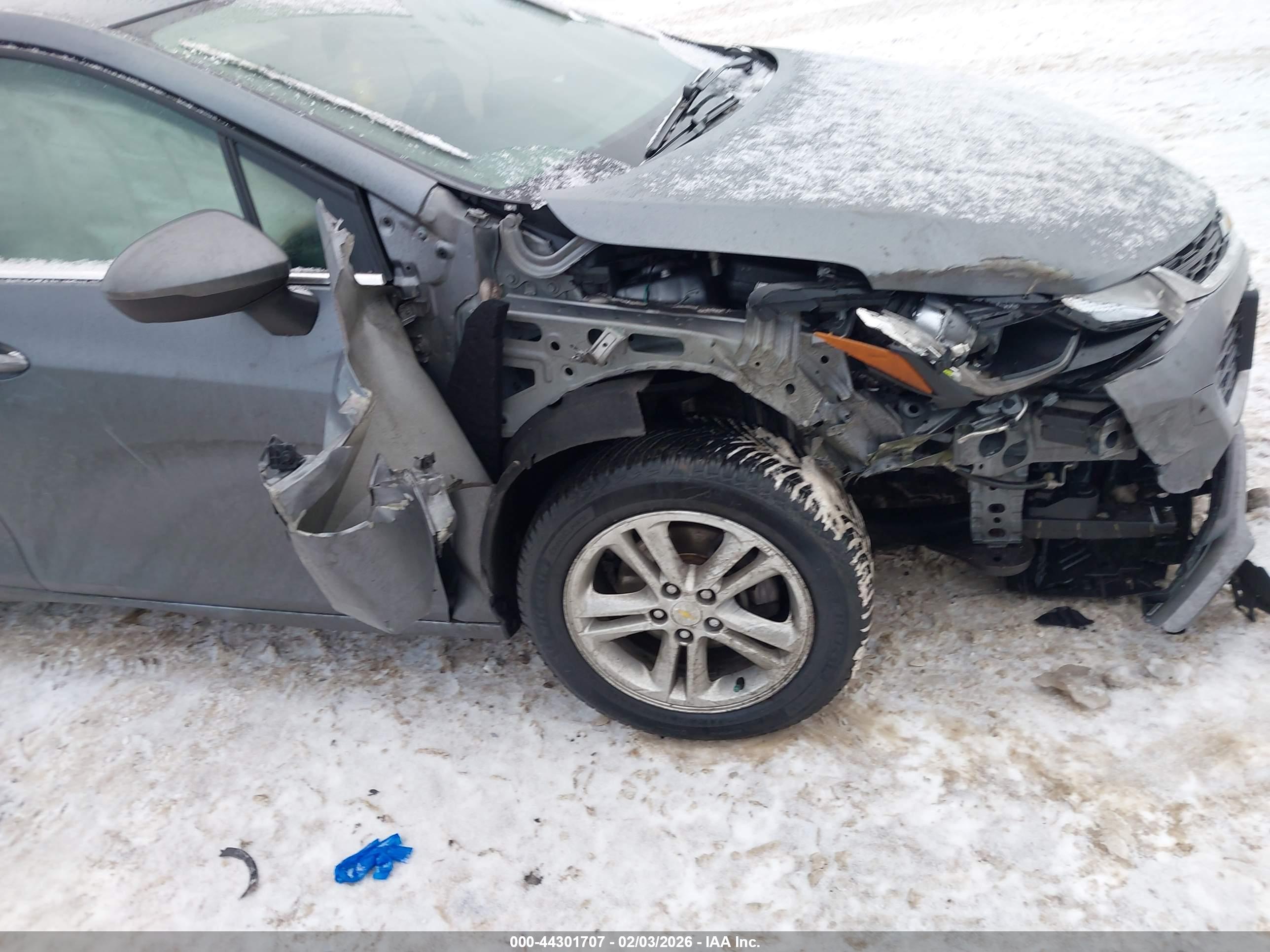 CHEVROLET CRUZE image 6