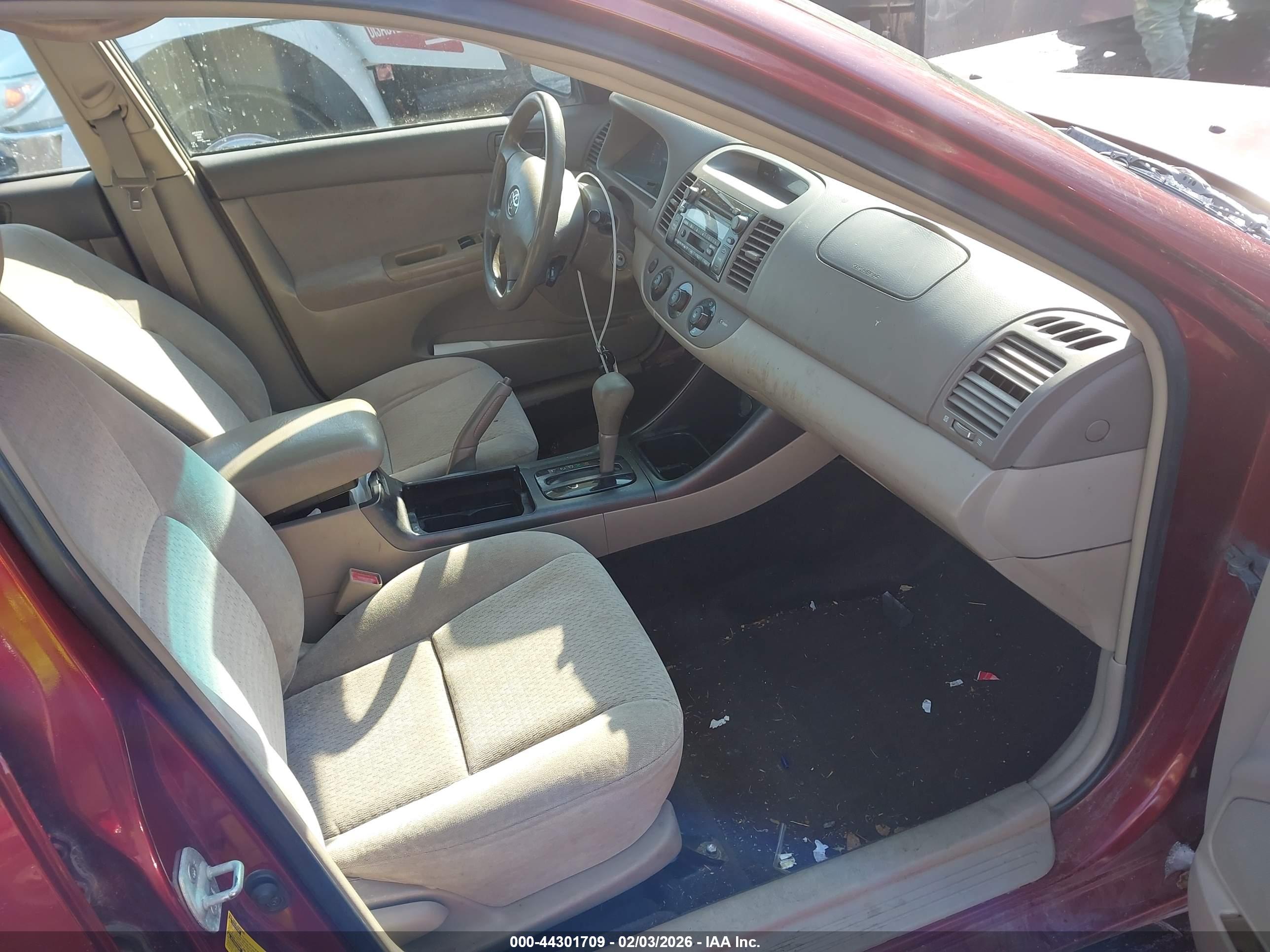 TOYOTA CAMRY image 5