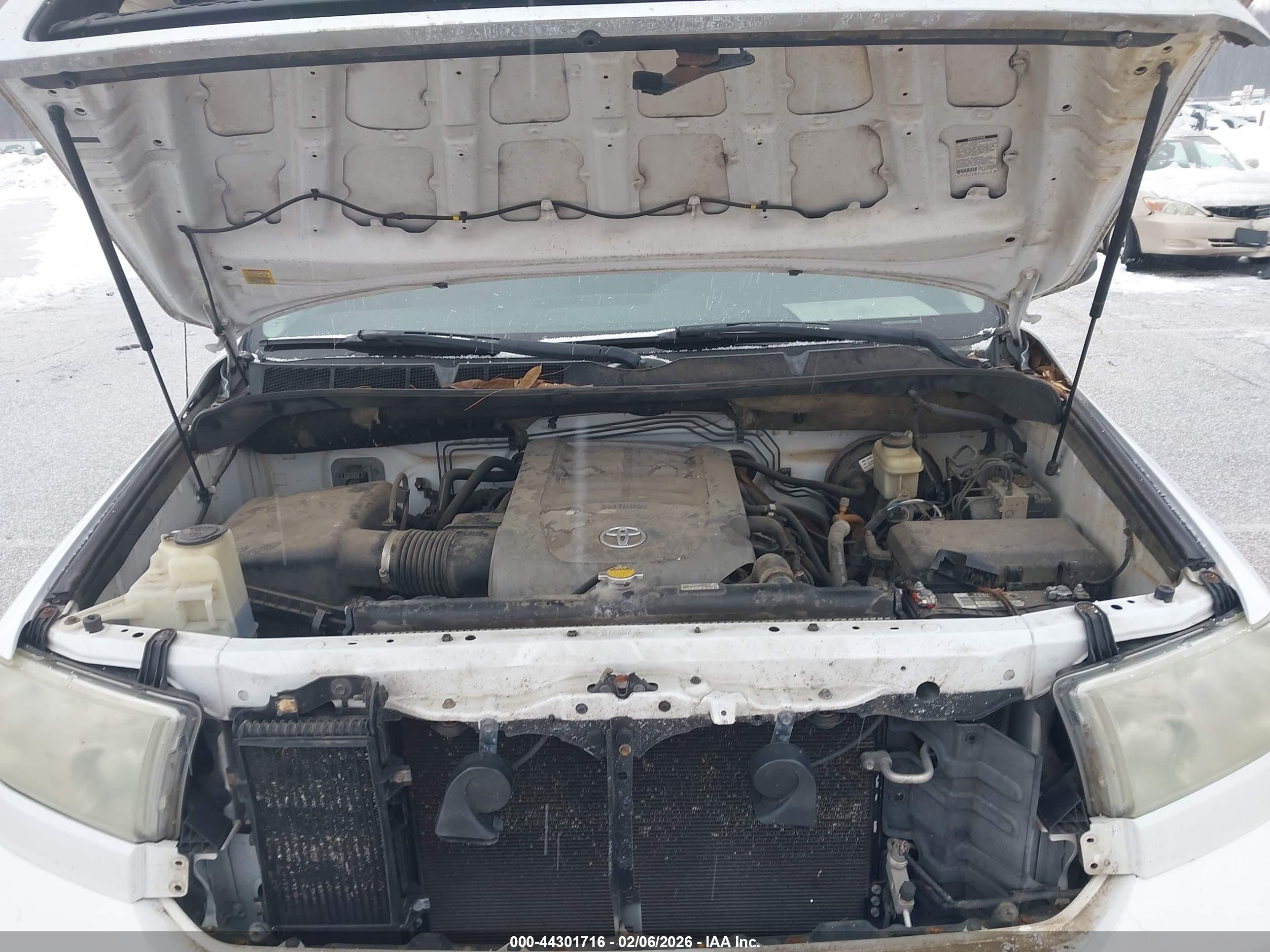 TOYOTA TUNDRA image 10