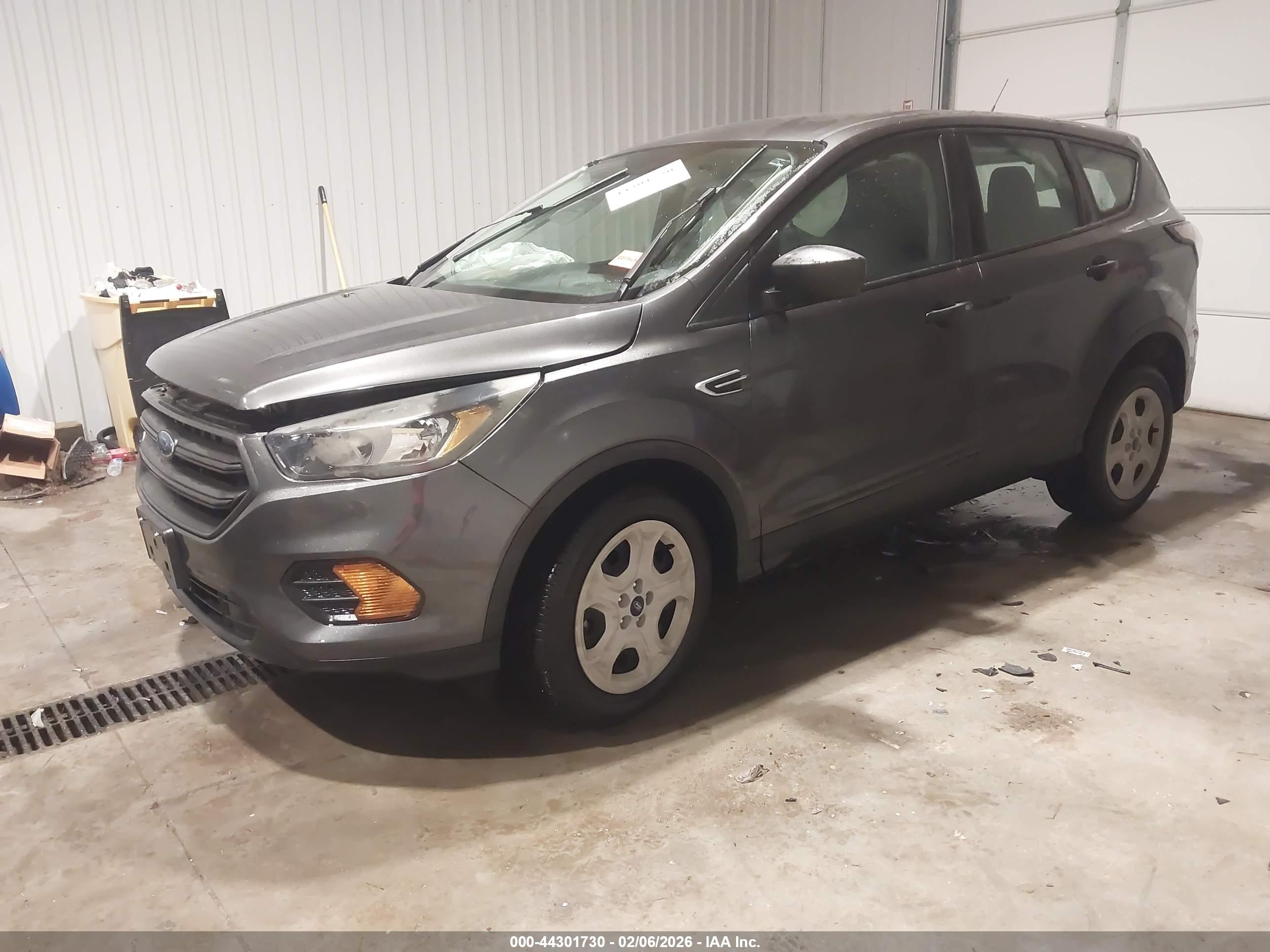FORD ESCAPE image 2