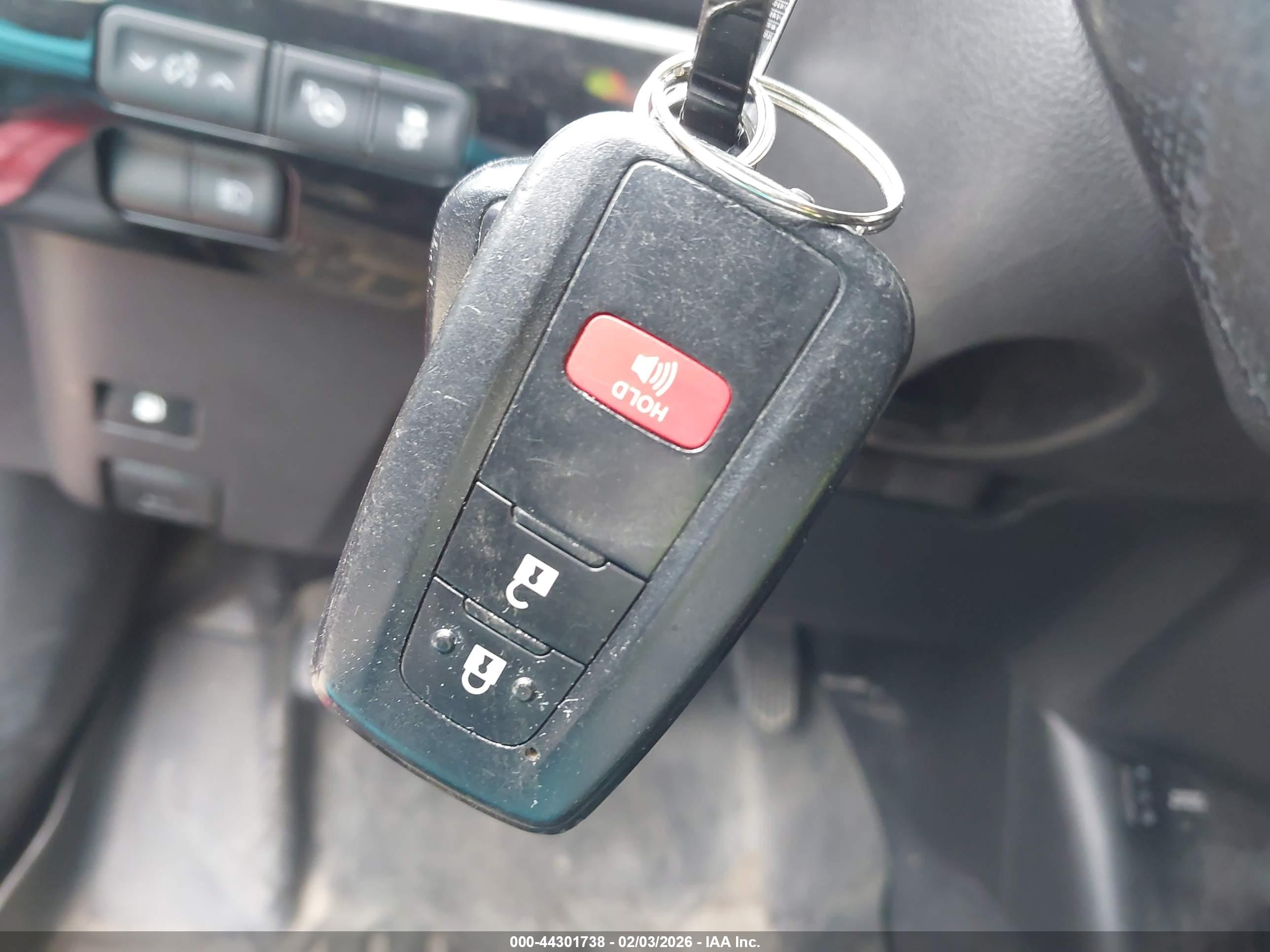 TOYOTA PRIUS image 11