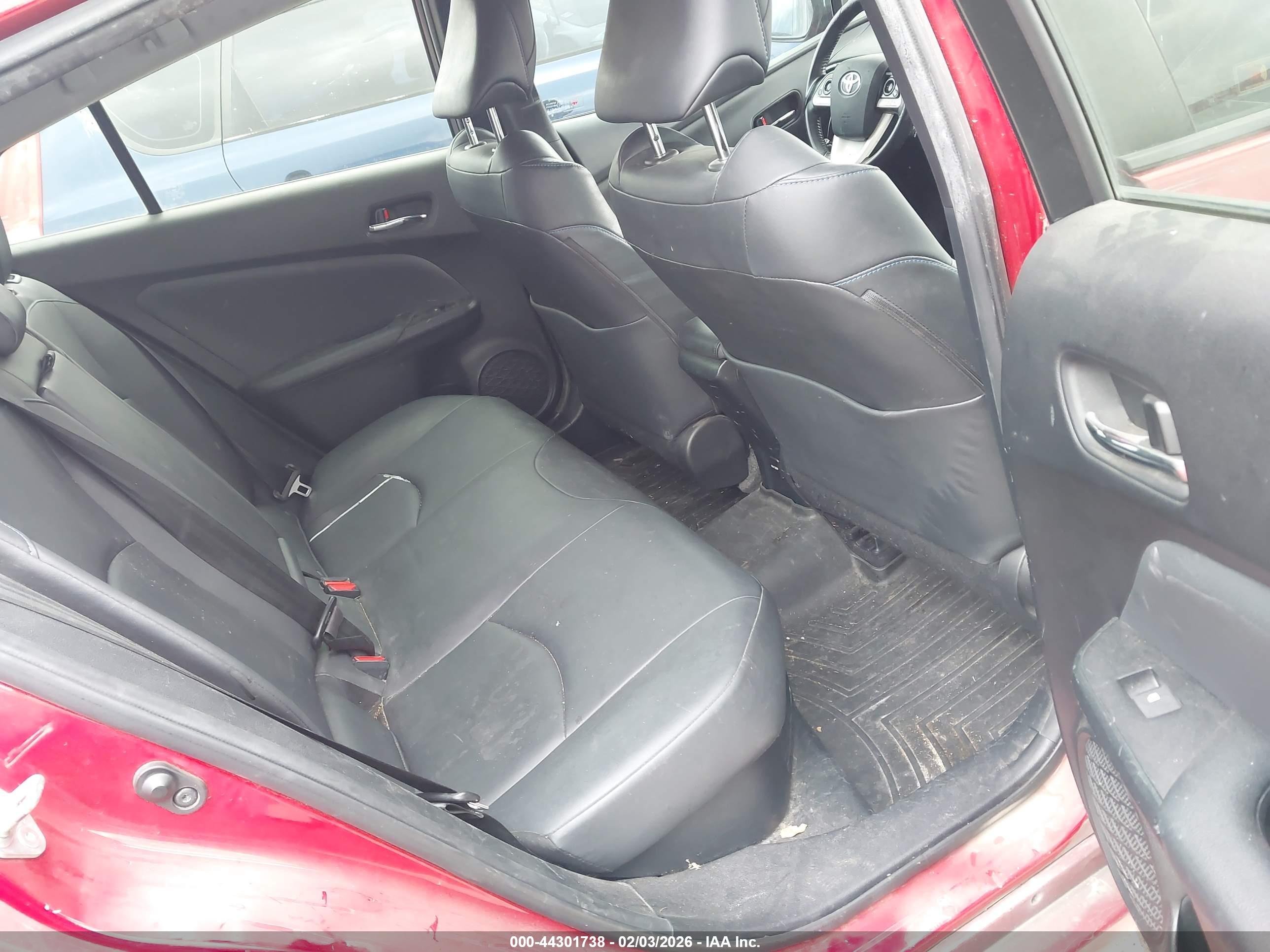 TOYOTA PRIUS image 8