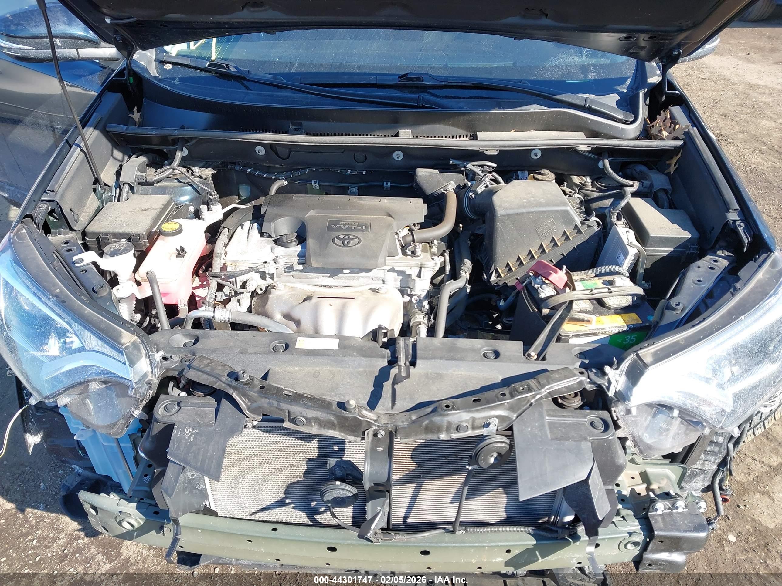 TOYOTA RAV4 image 10