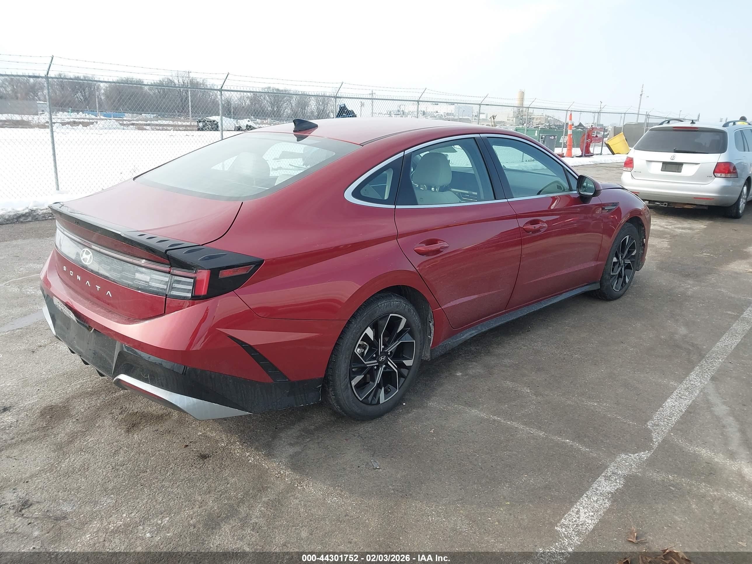 HYUNDAI SONATA image 4