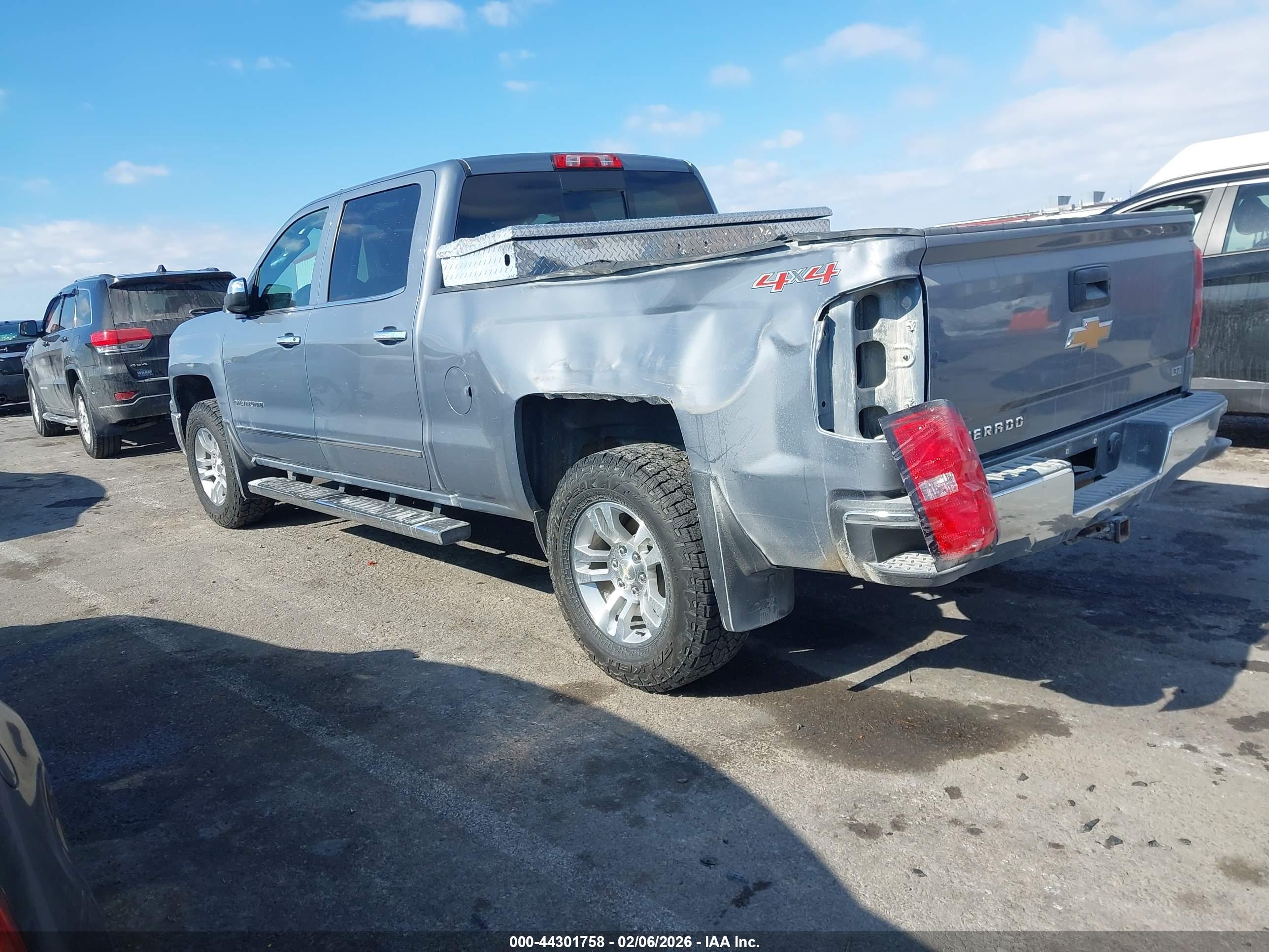 CHEVROLET SILVERADO image 3