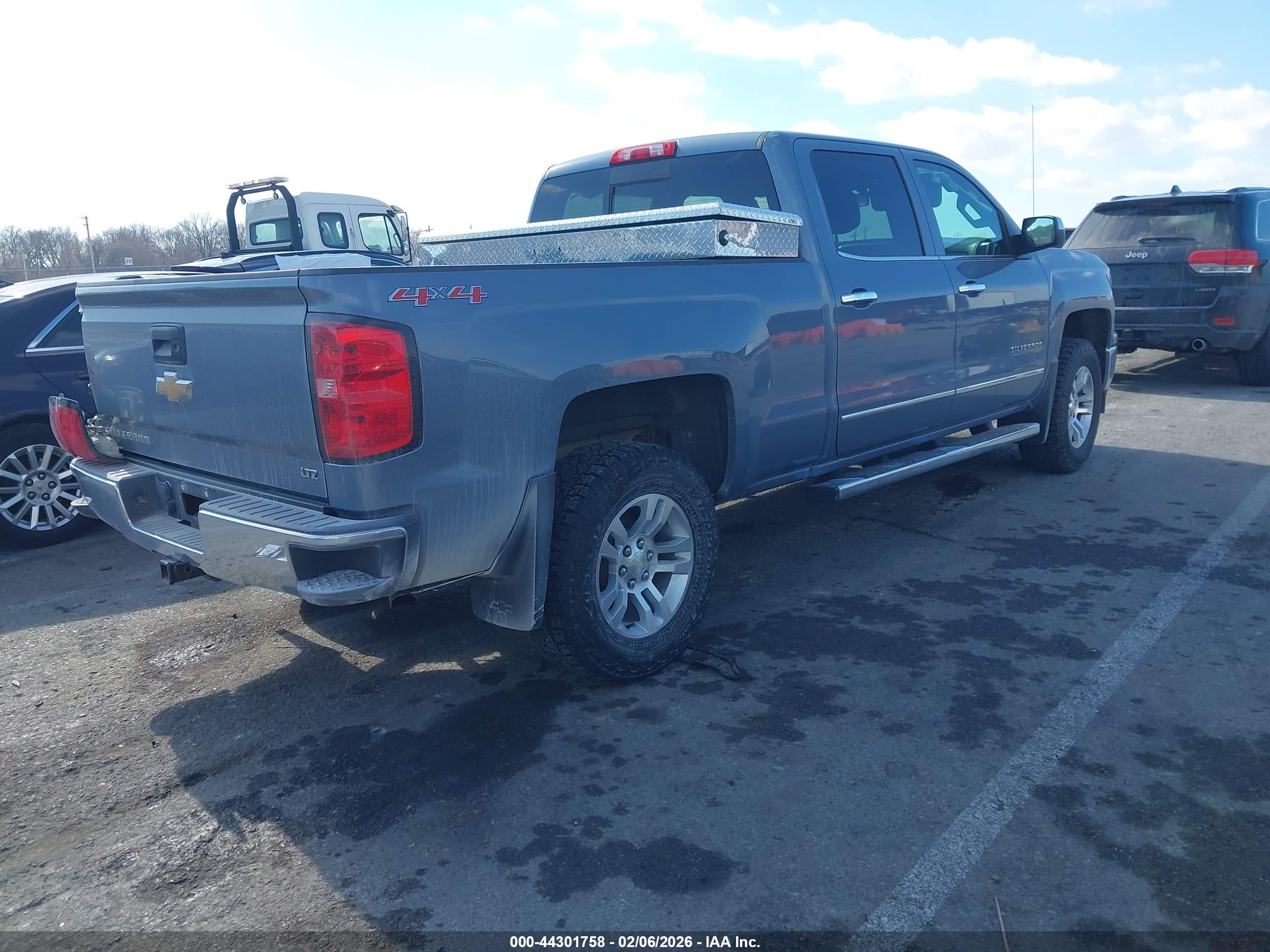 CHEVROLET SILVERADO image 4