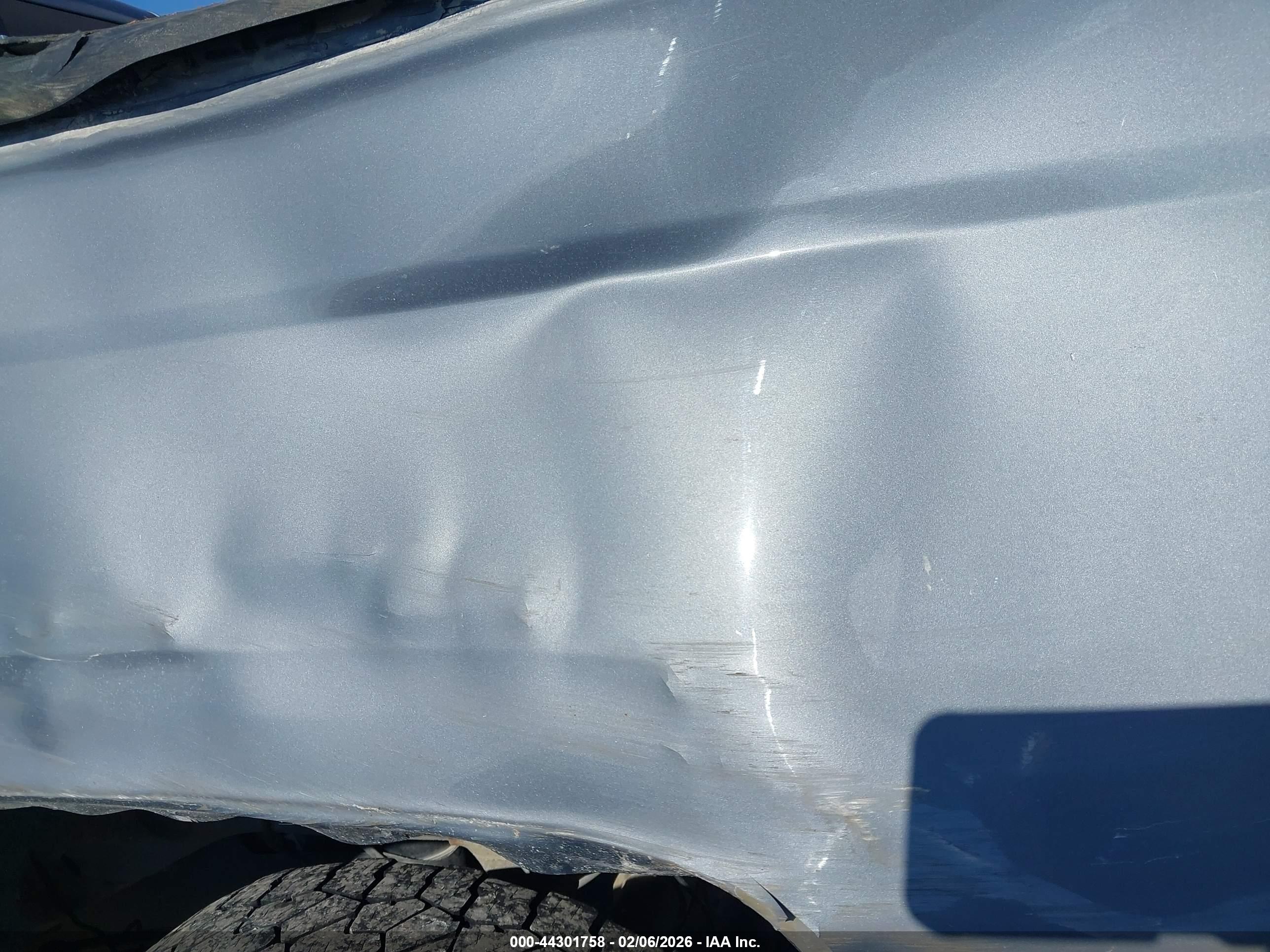 CHEVROLET SILVERADO image 6