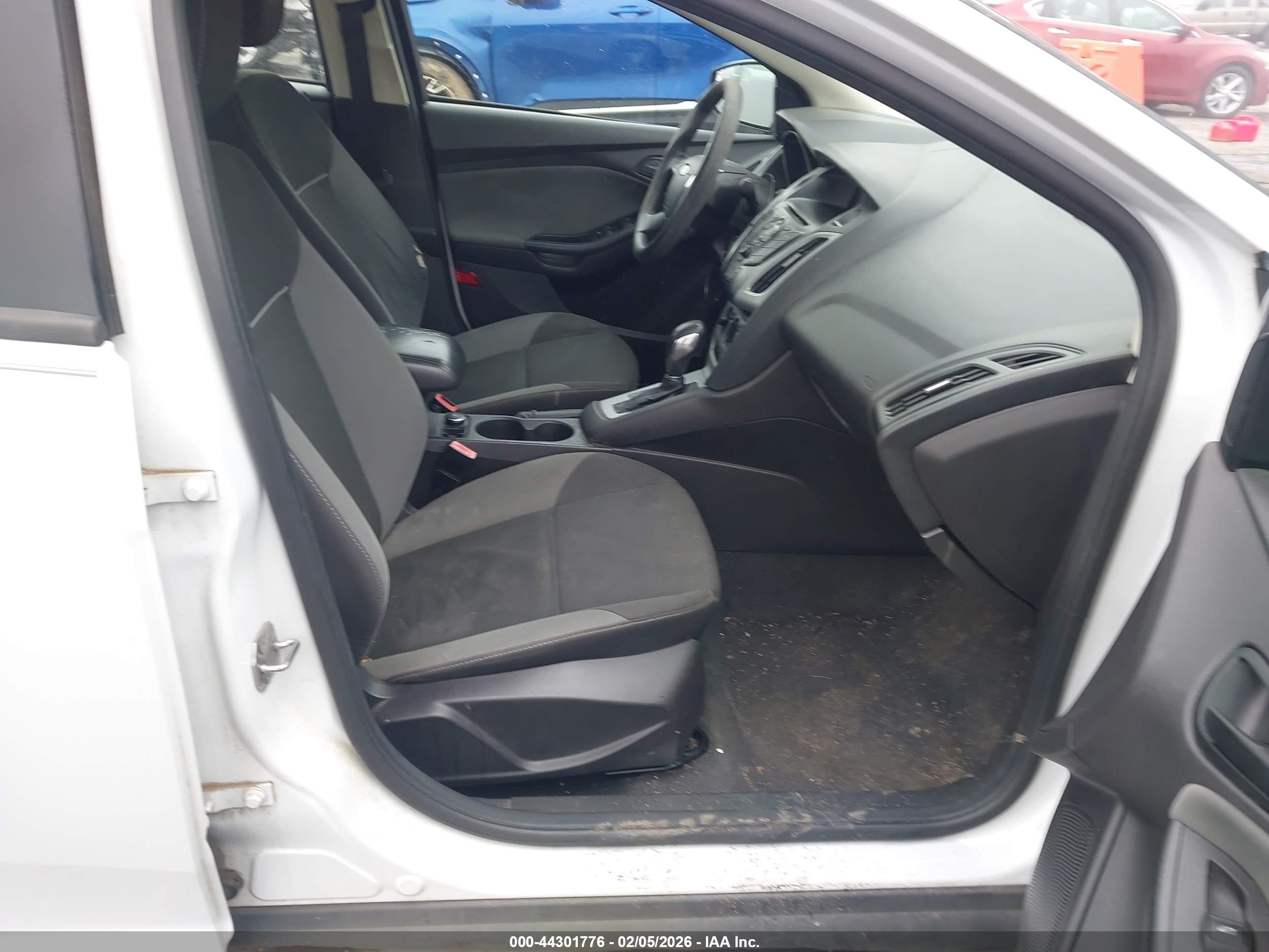 FORD FOCUS image 5