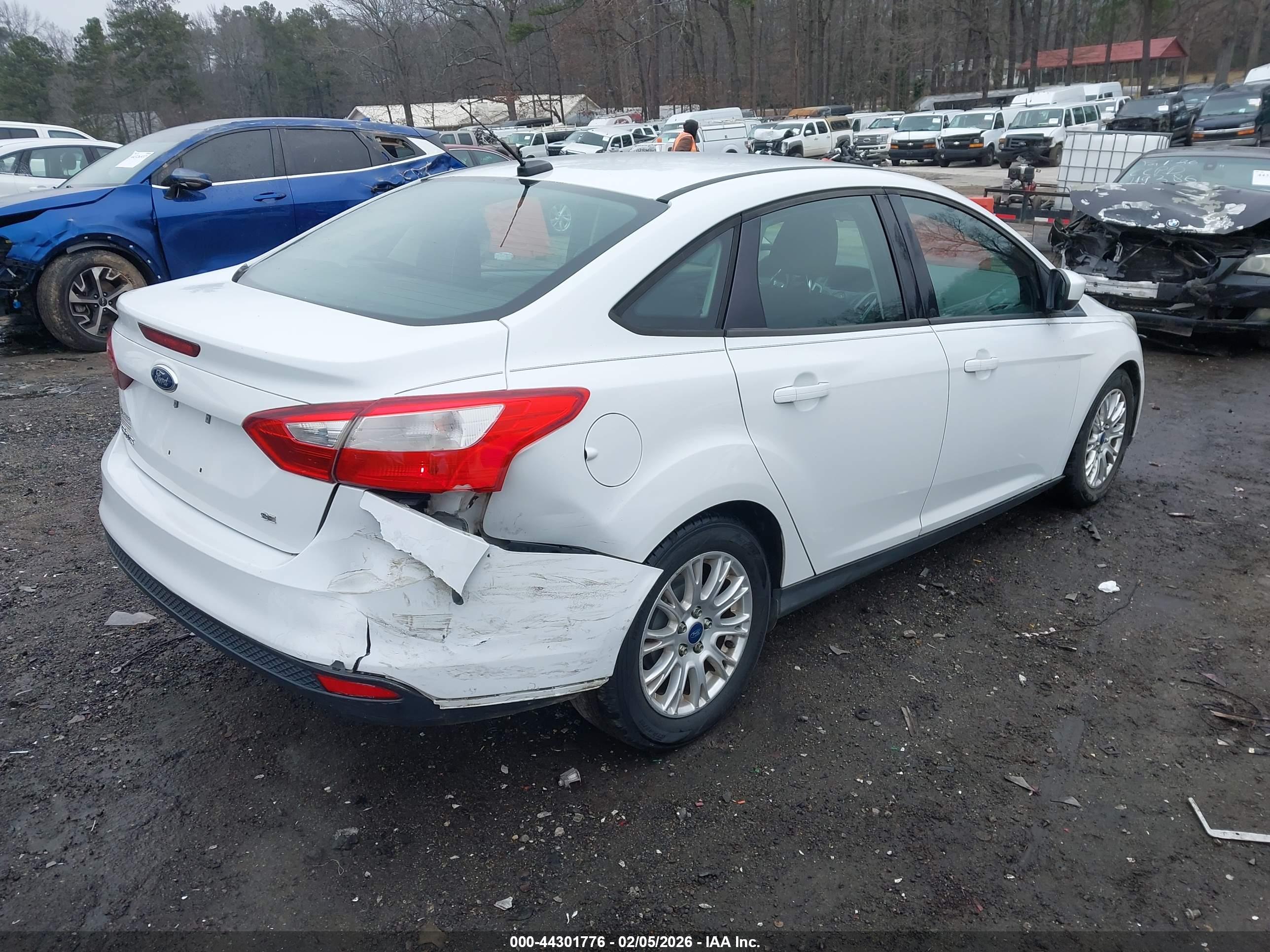 FORD FOCUS image 6