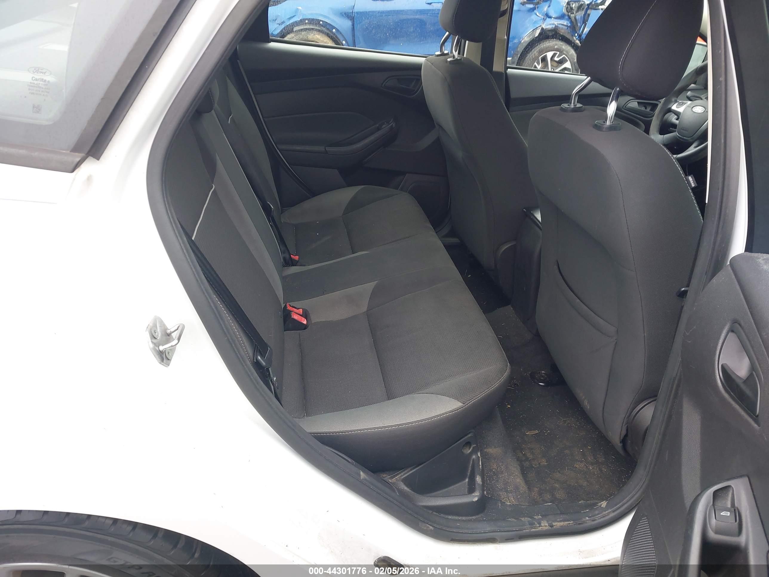 FORD FOCUS image 8