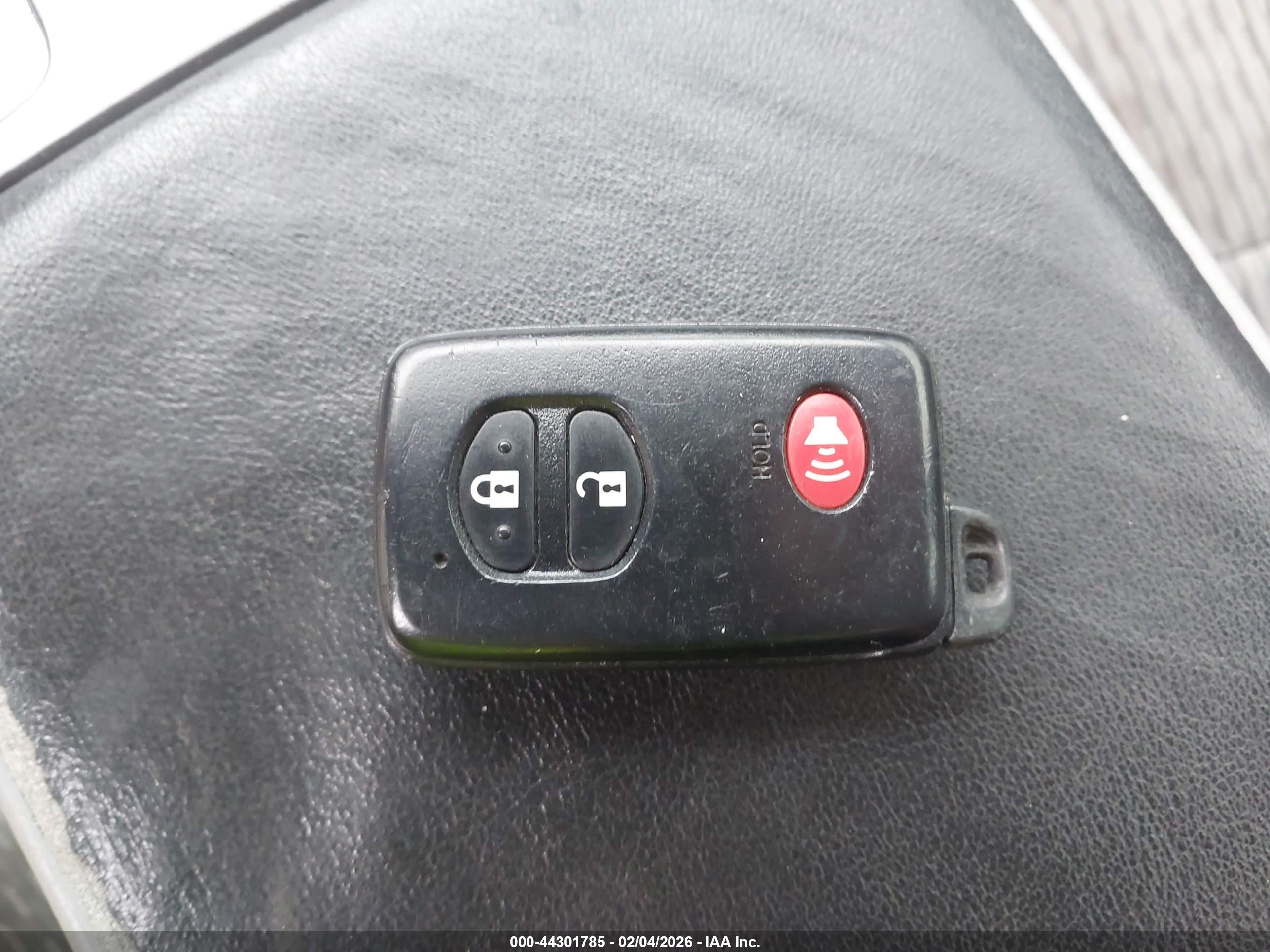 TOYOTA PRIUS image 11
