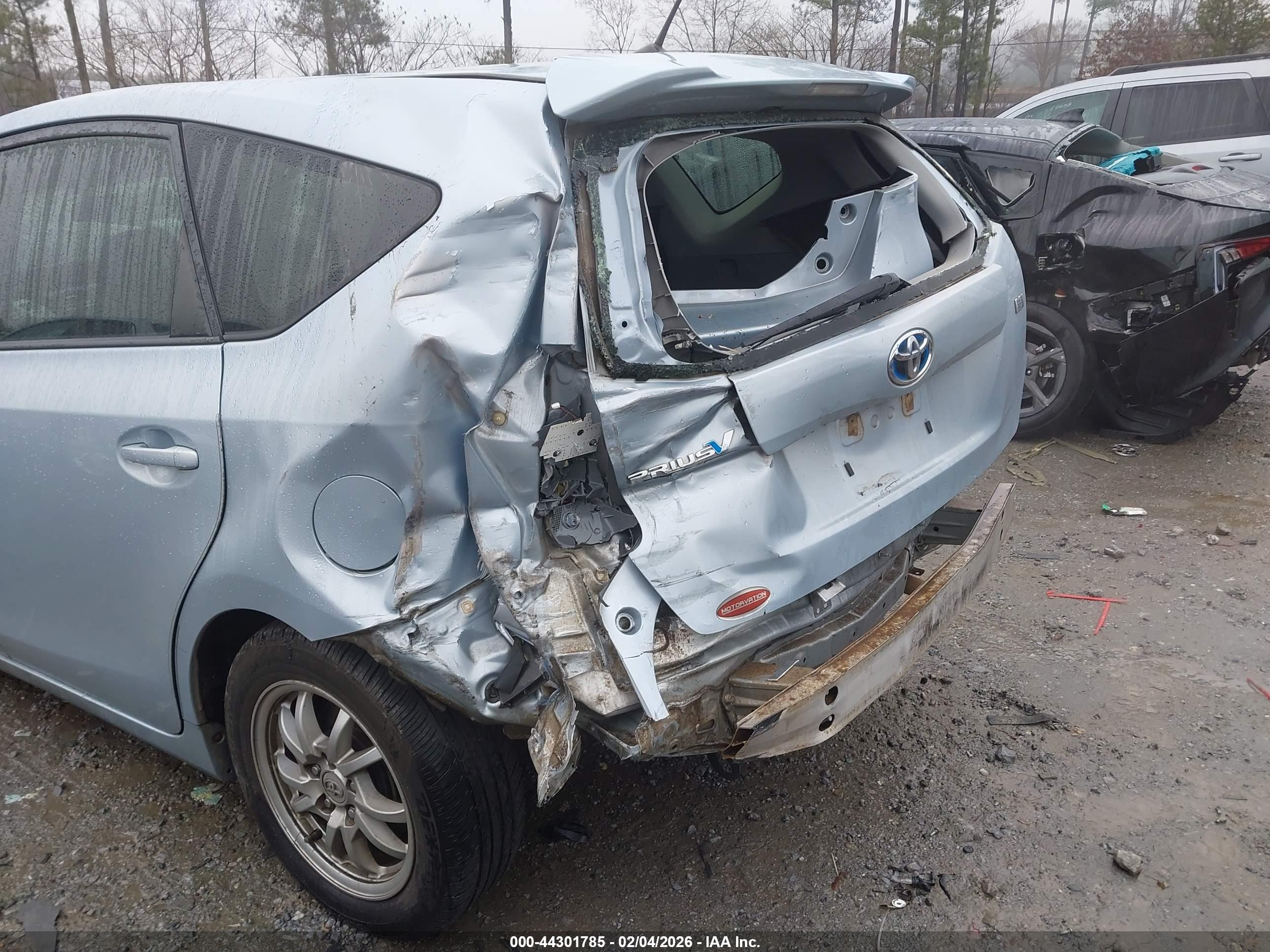 TOYOTA PRIUS image 6