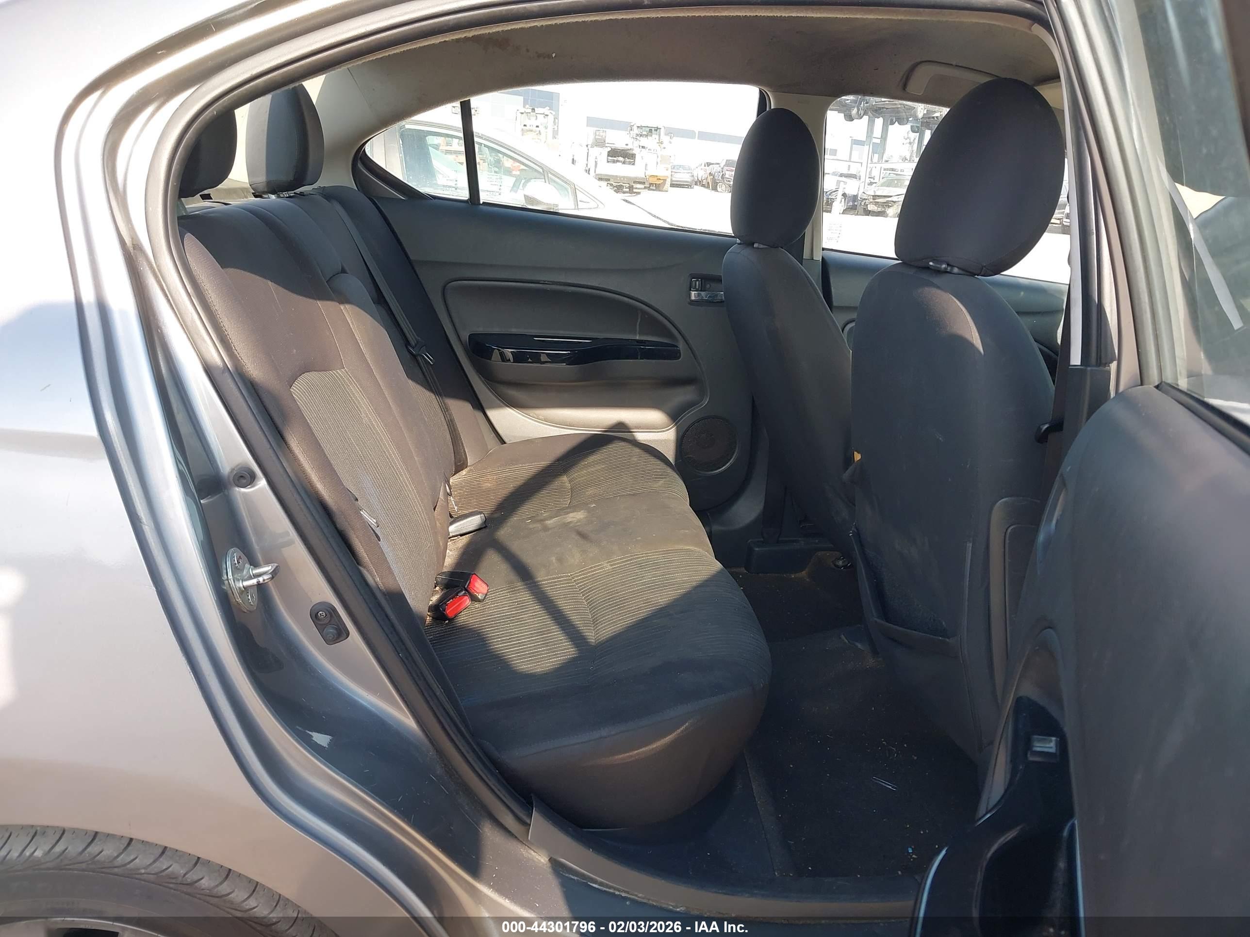 MITSUBISHI MIRAGE image 8