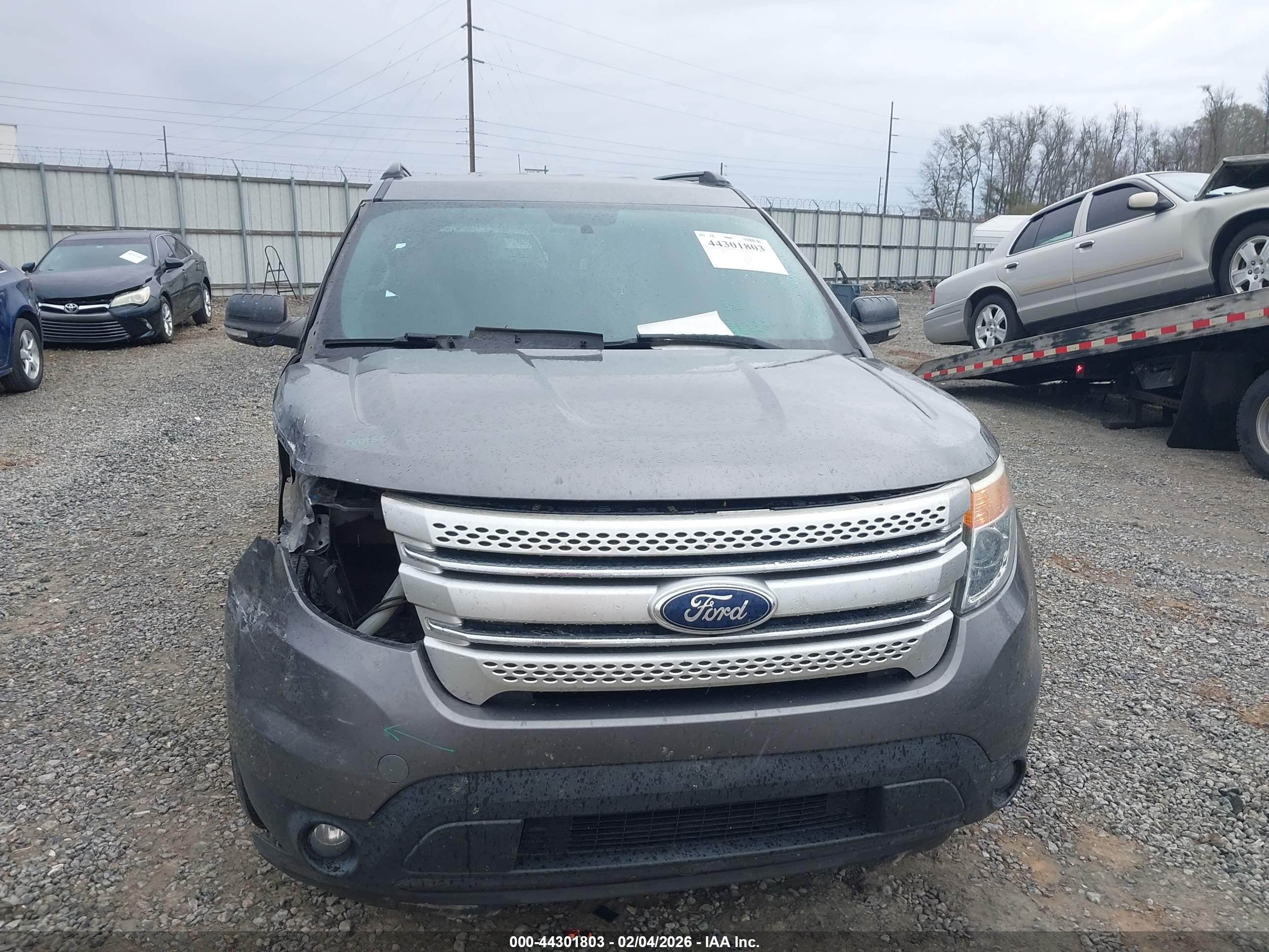 FORD EXPLORER image 6