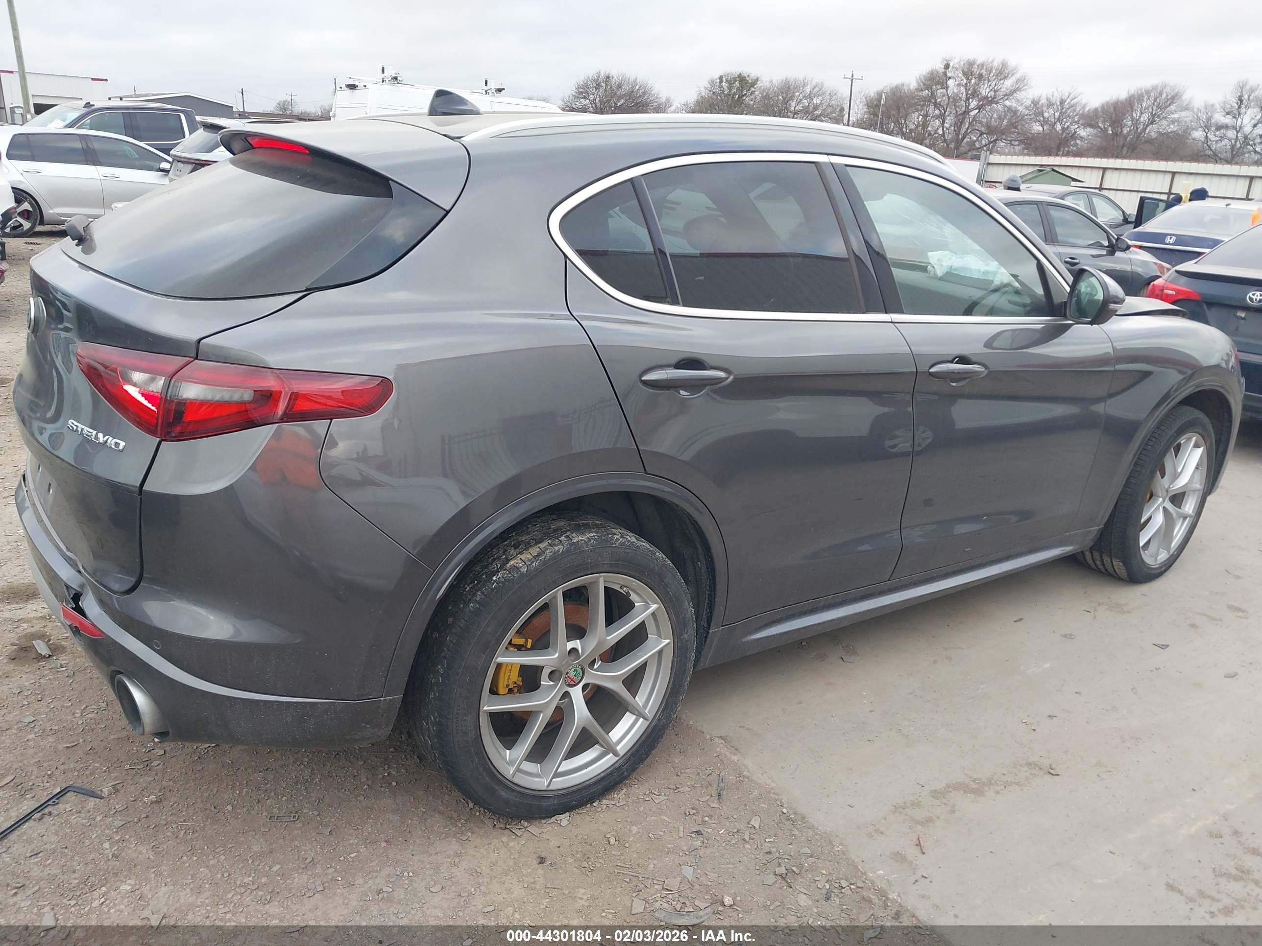 ALFA ROMEO image 4