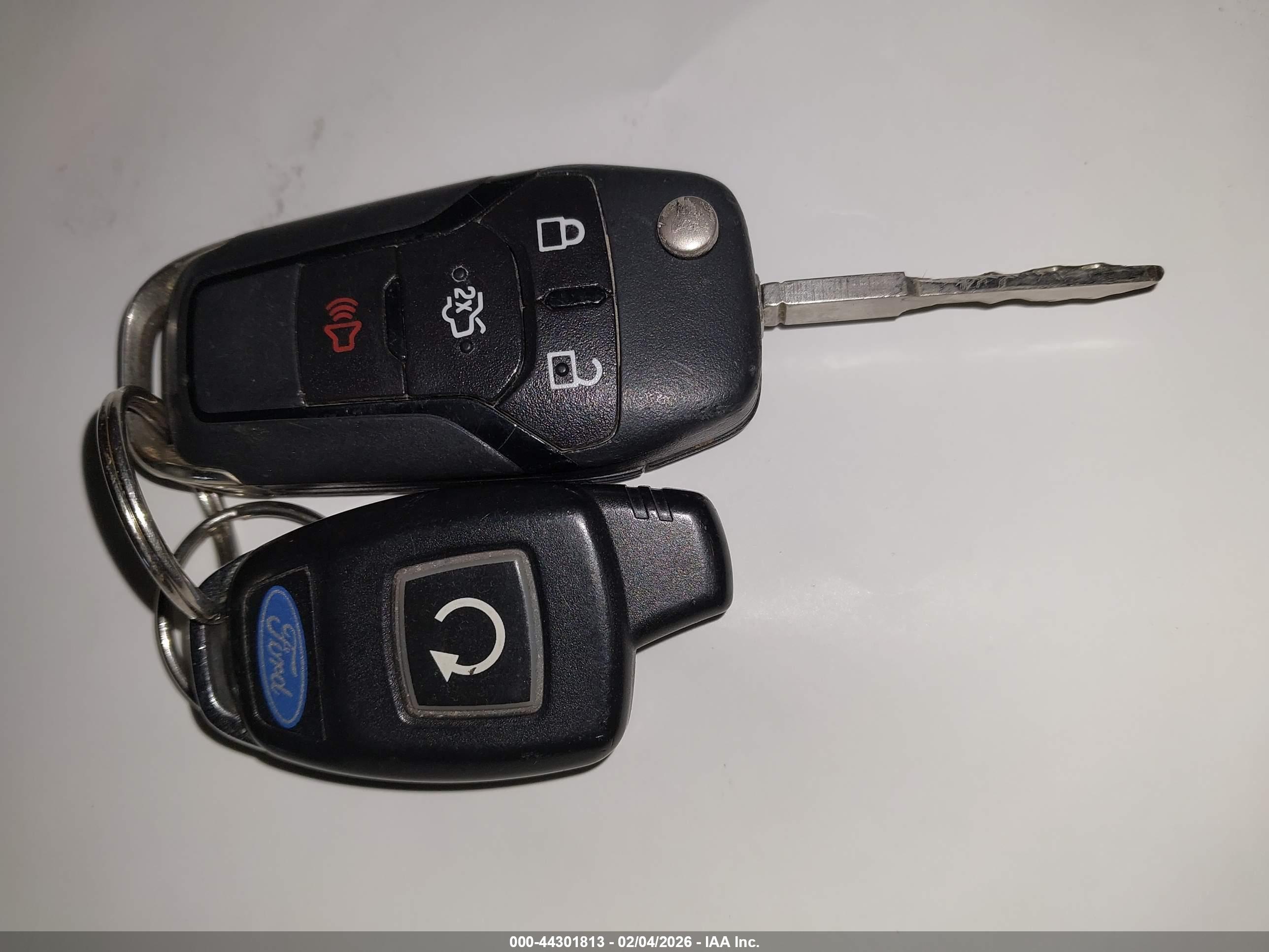 FORD FUSION image 11