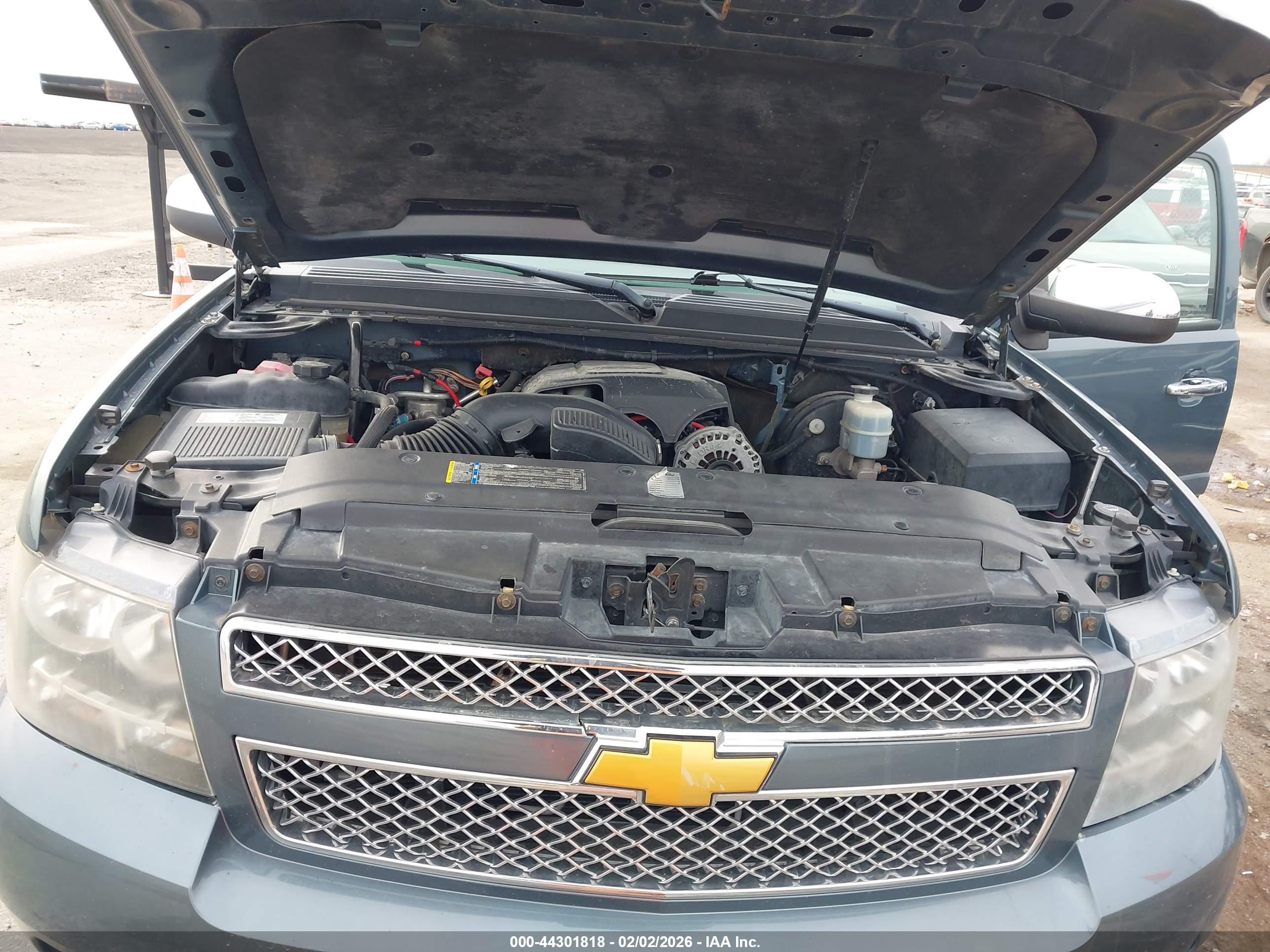 CHEVROLET SUBURBAN image 10