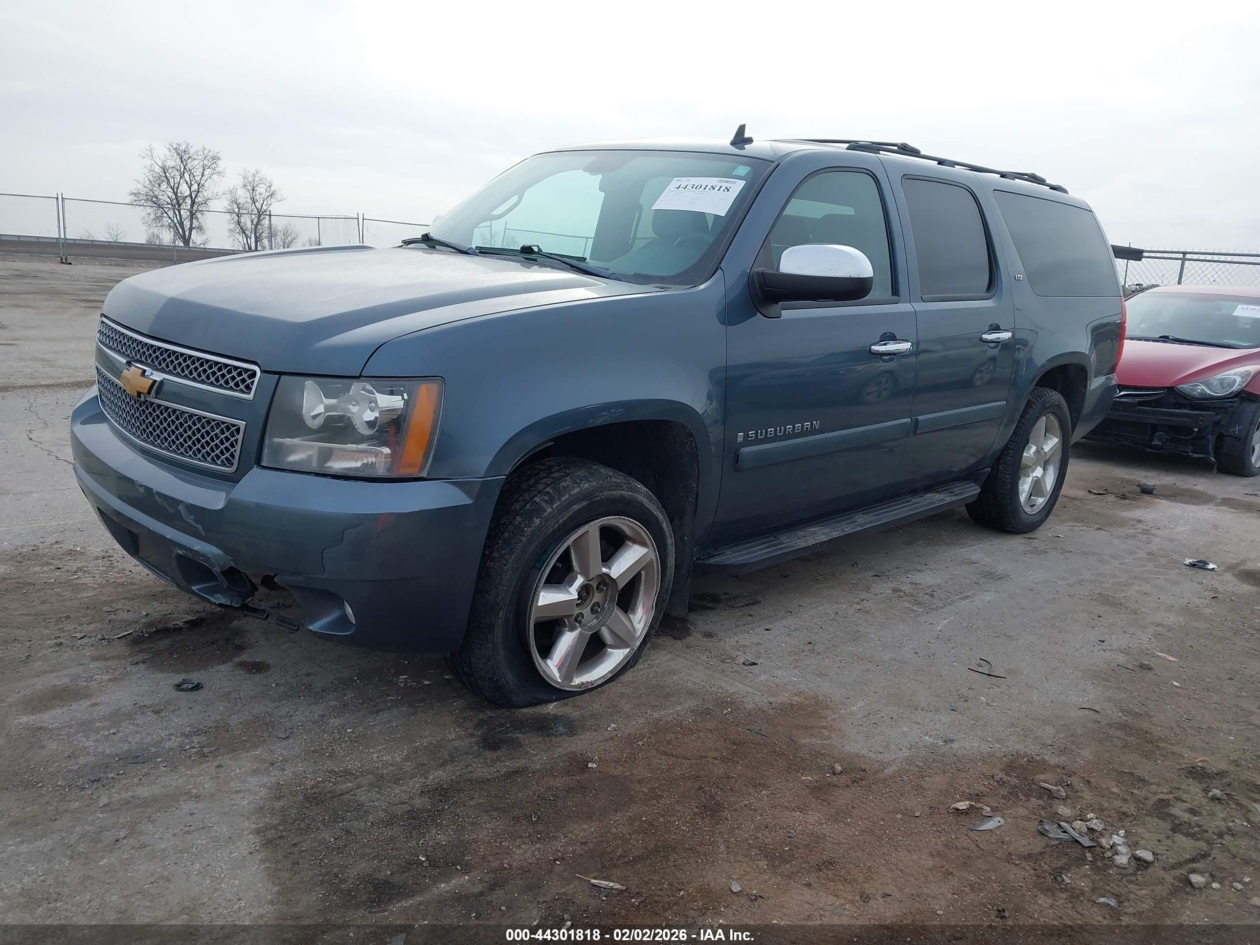 CHEVROLET SUBURBAN image 2