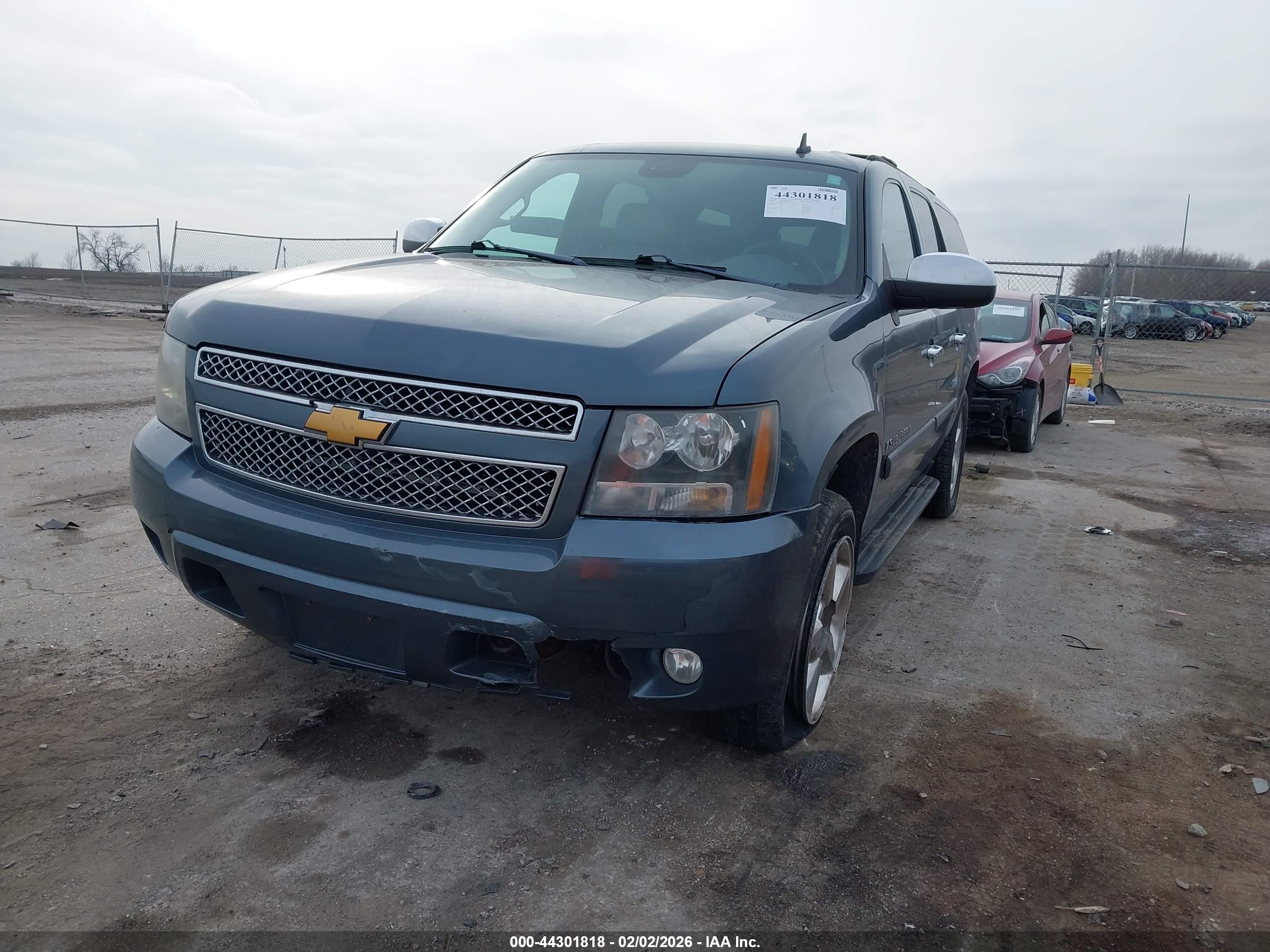 CHEVROLET SUBURBAN image 6