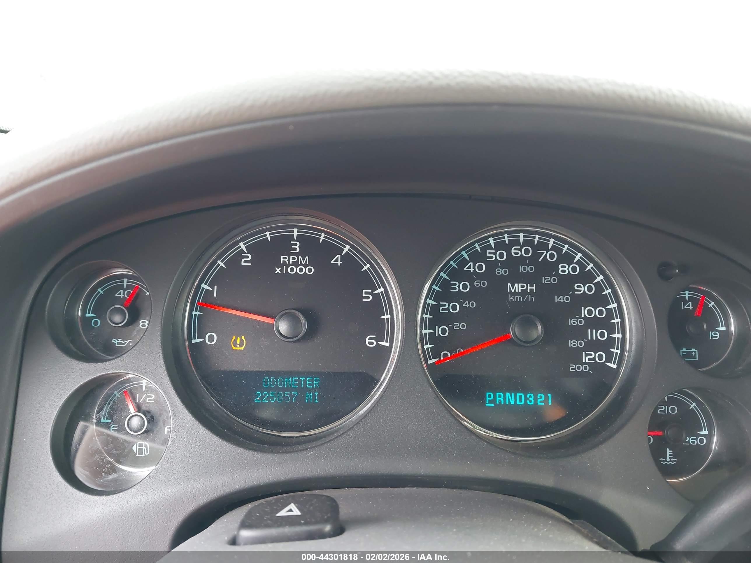 CHEVROLET SUBURBAN image 7