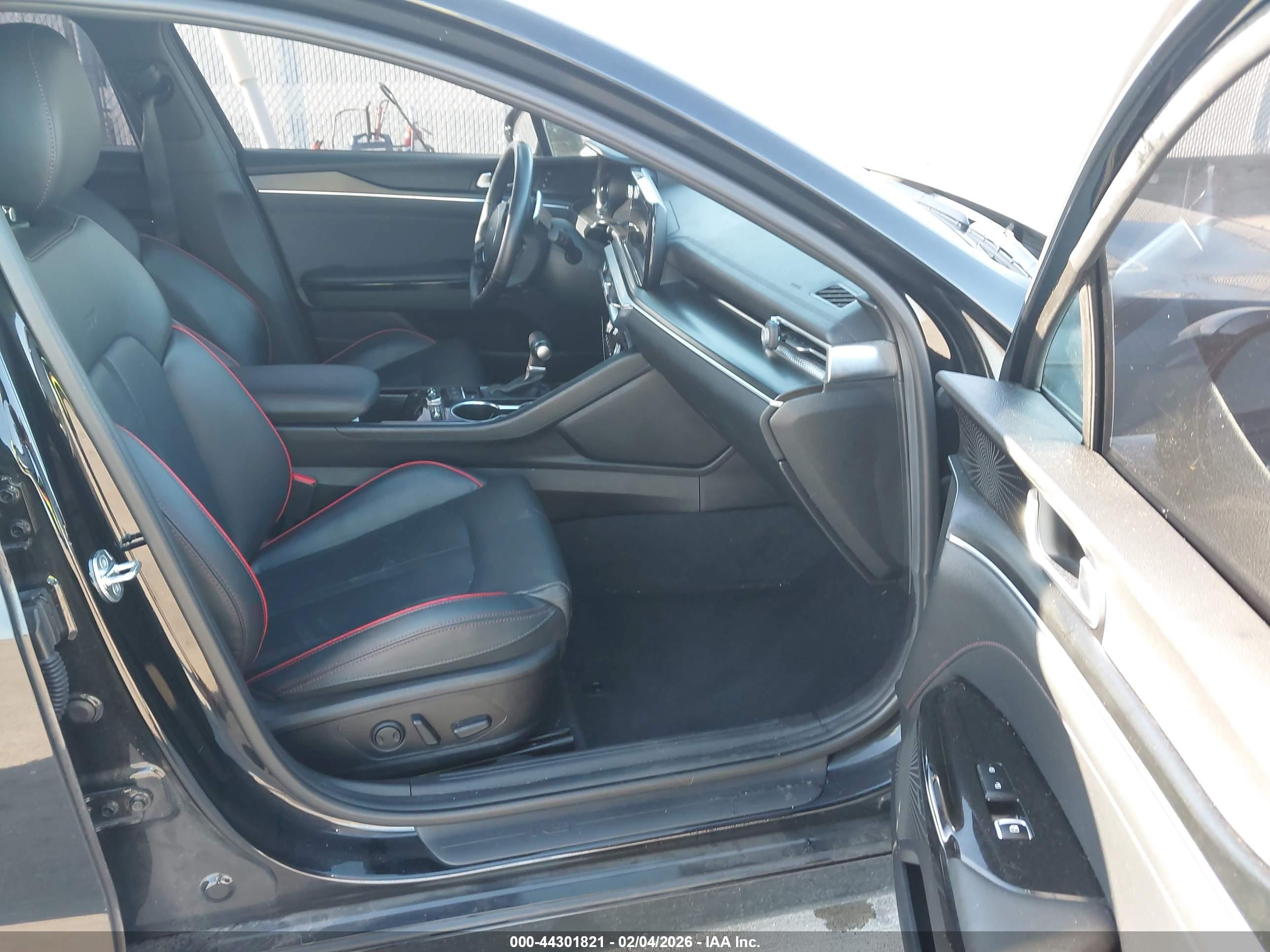 KIA K5 image 5