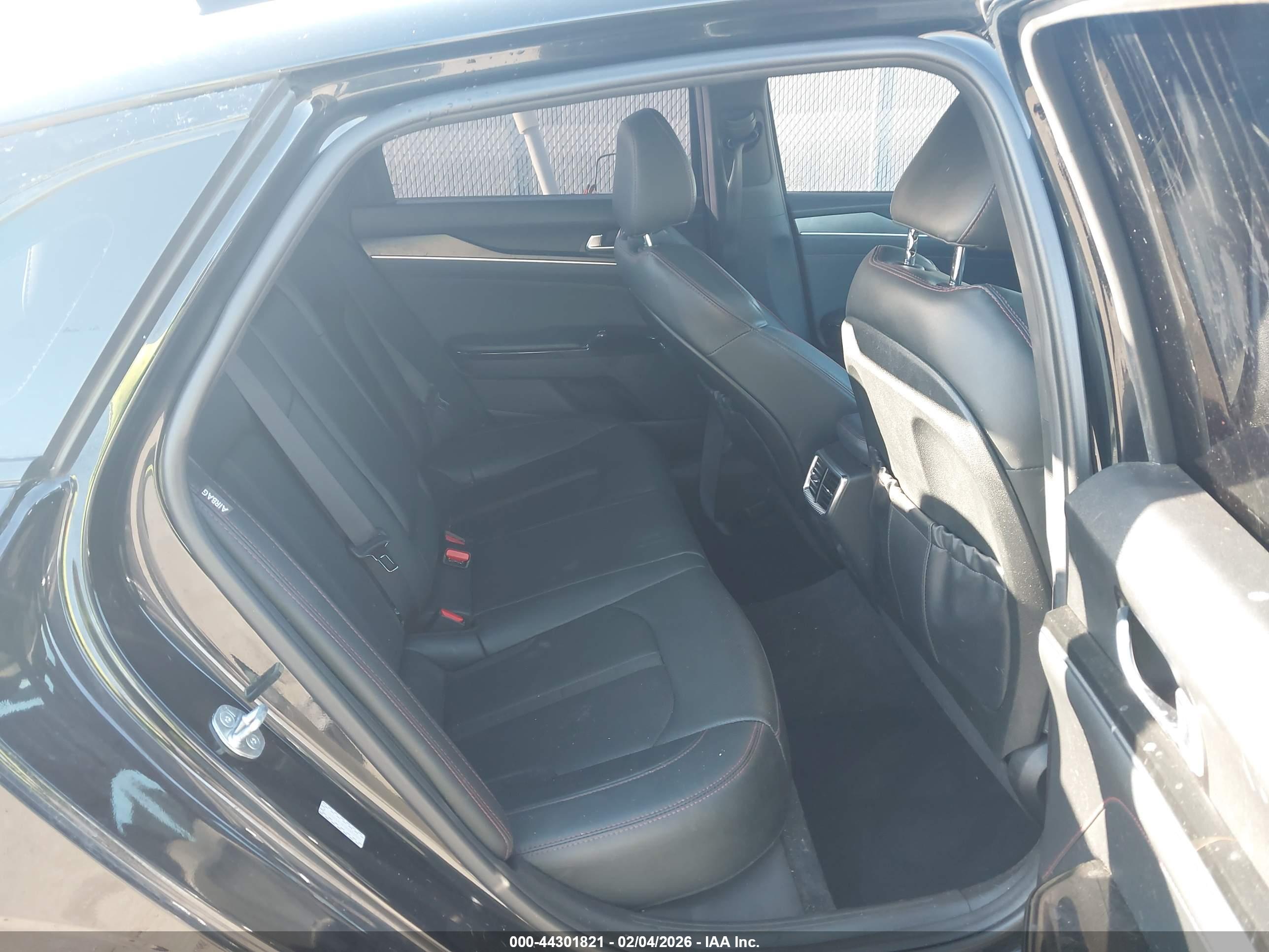 KIA K5 image 8