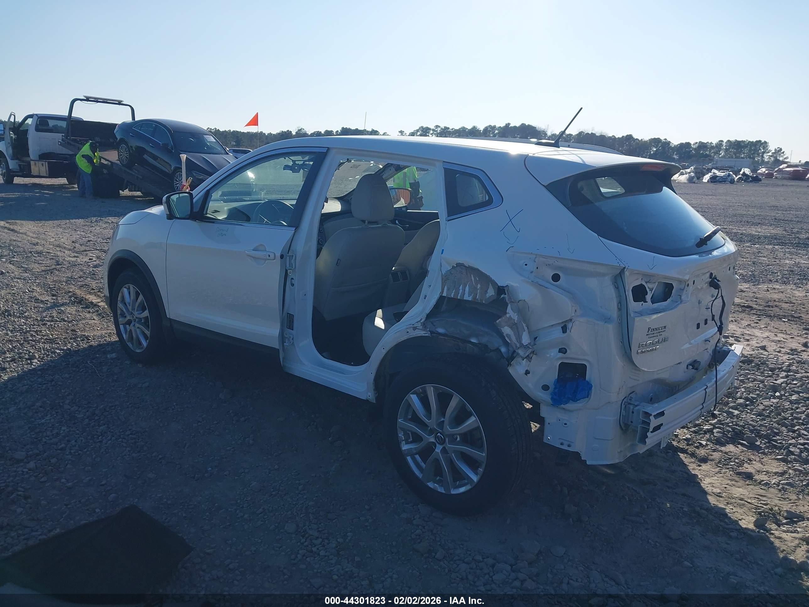 NISSAN ROGUE image 3
