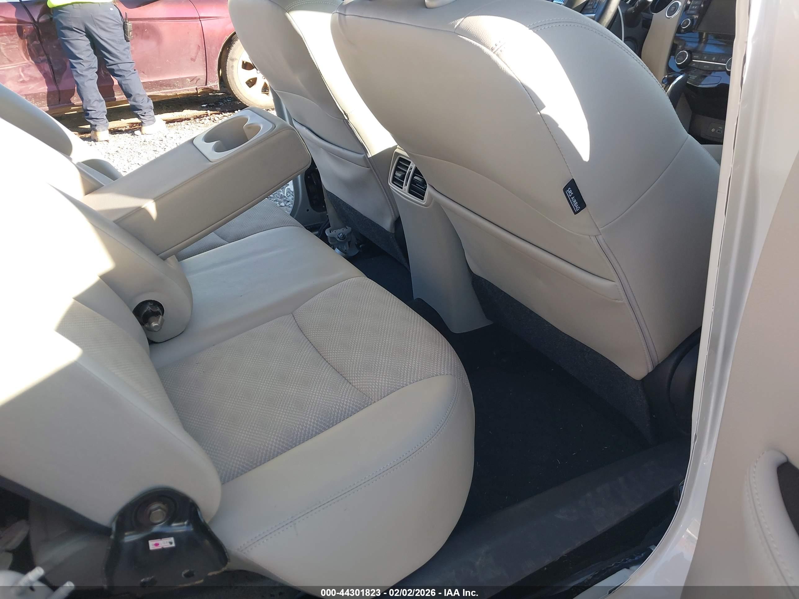NISSAN ROGUE image 8