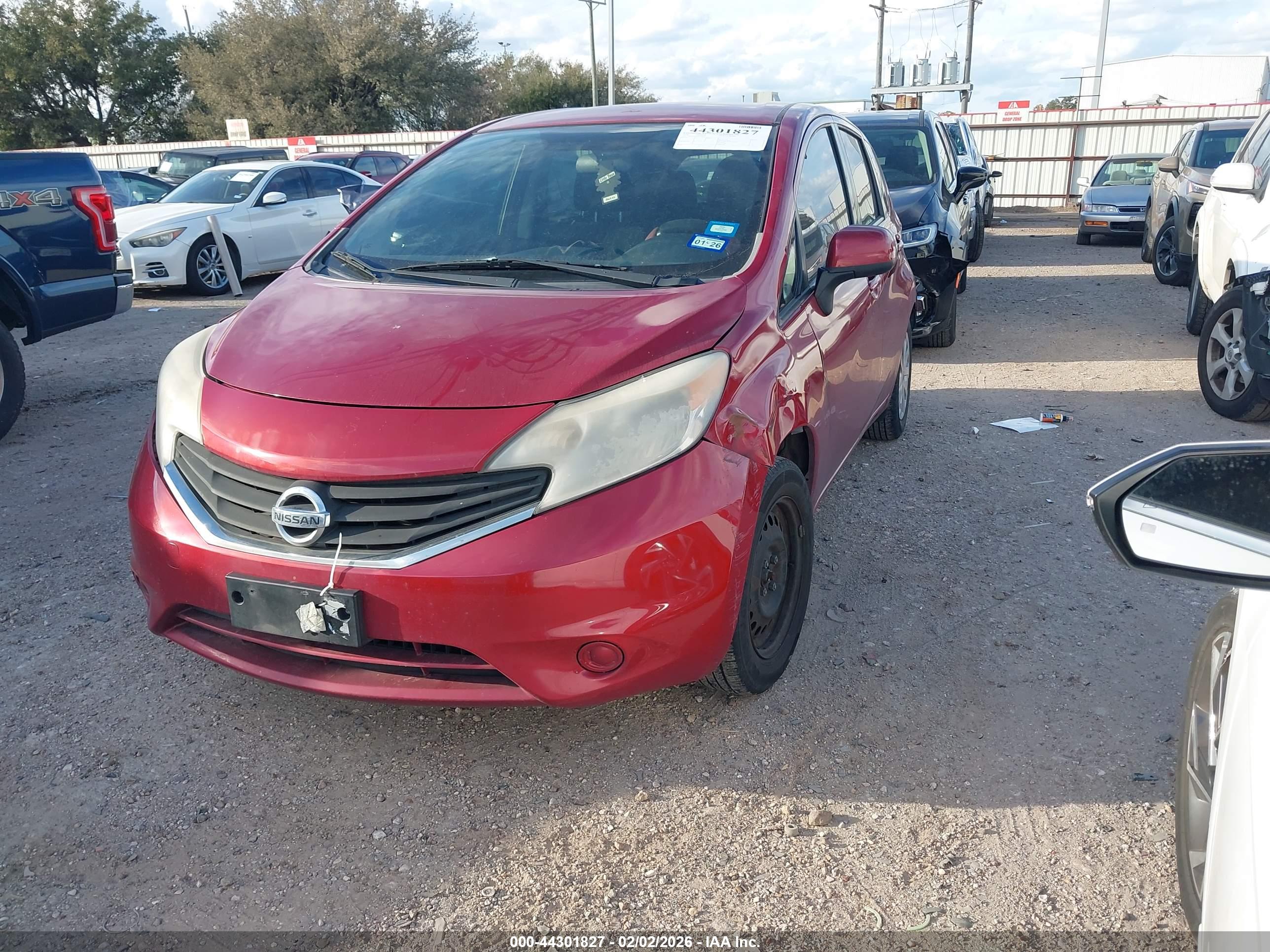 NISSAN VERSA image 2