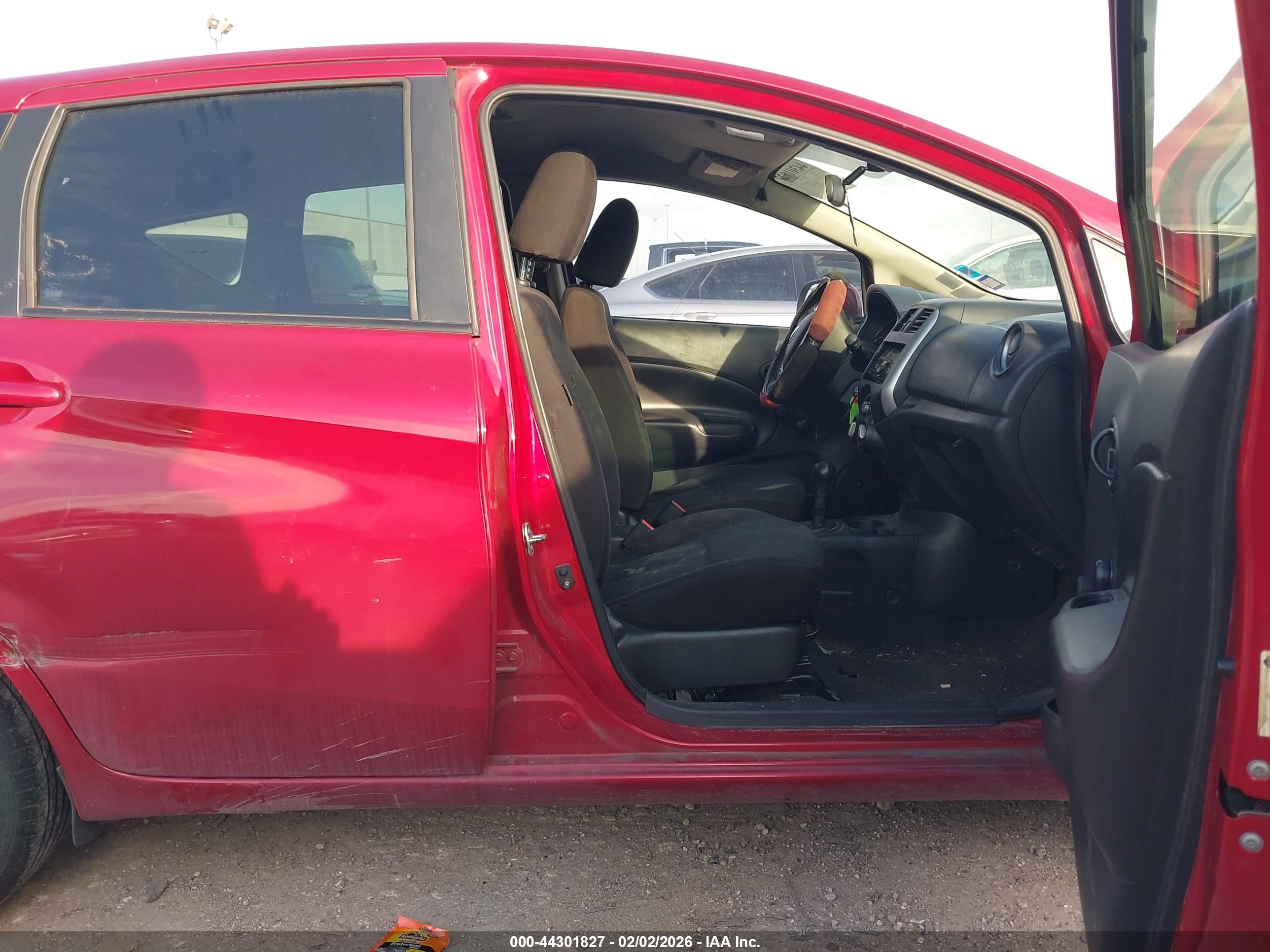 NISSAN VERSA image 5