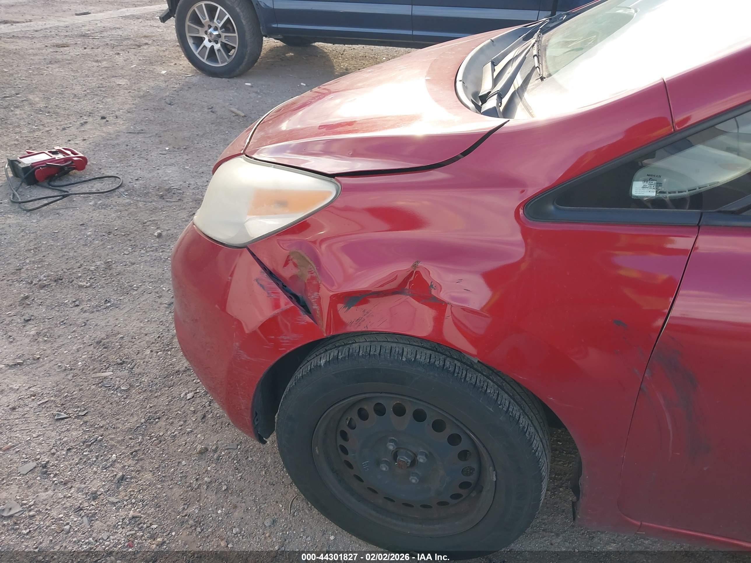 NISSAN VERSA image 6