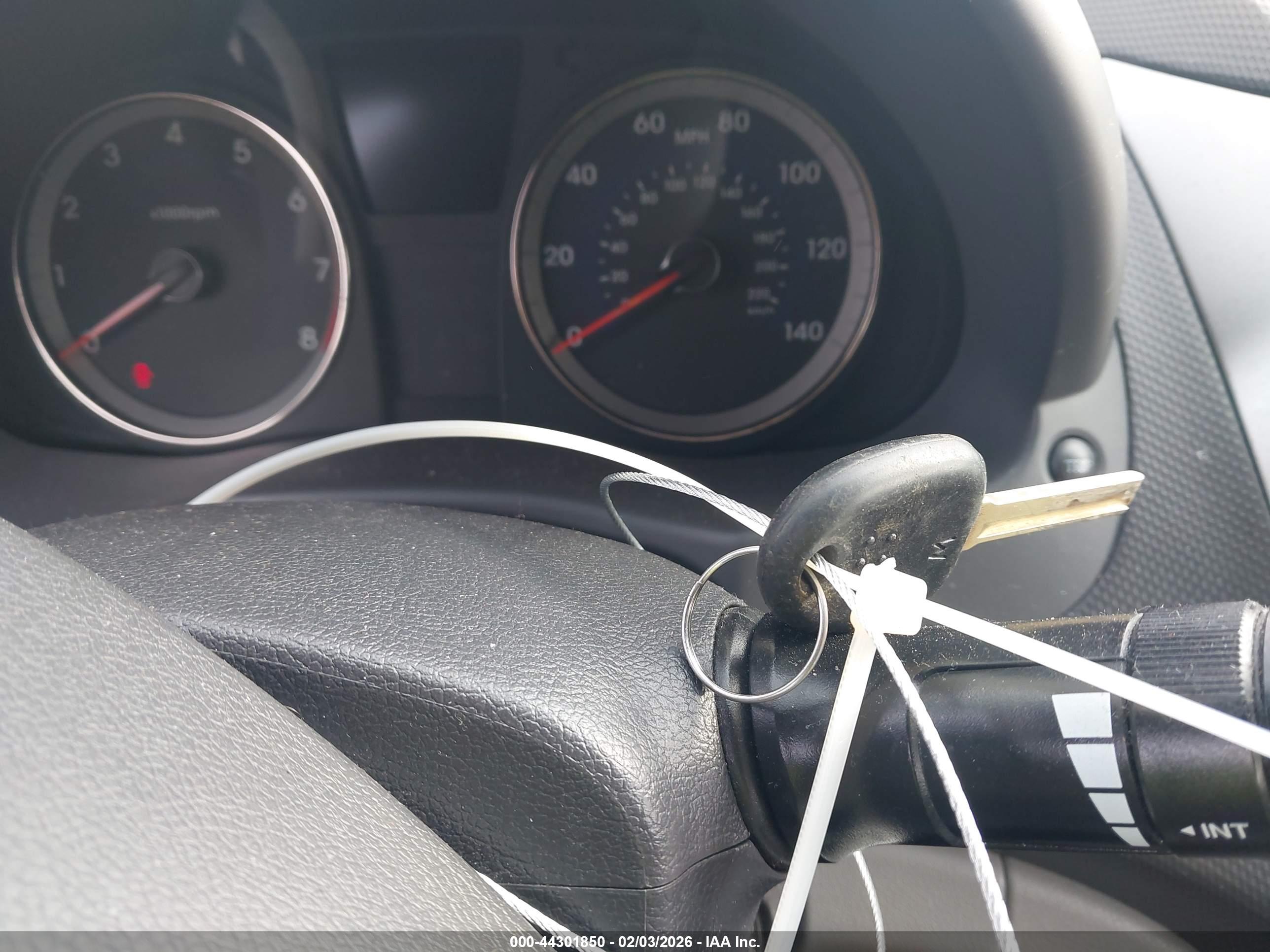 HYUNDAI ACCENT image 11