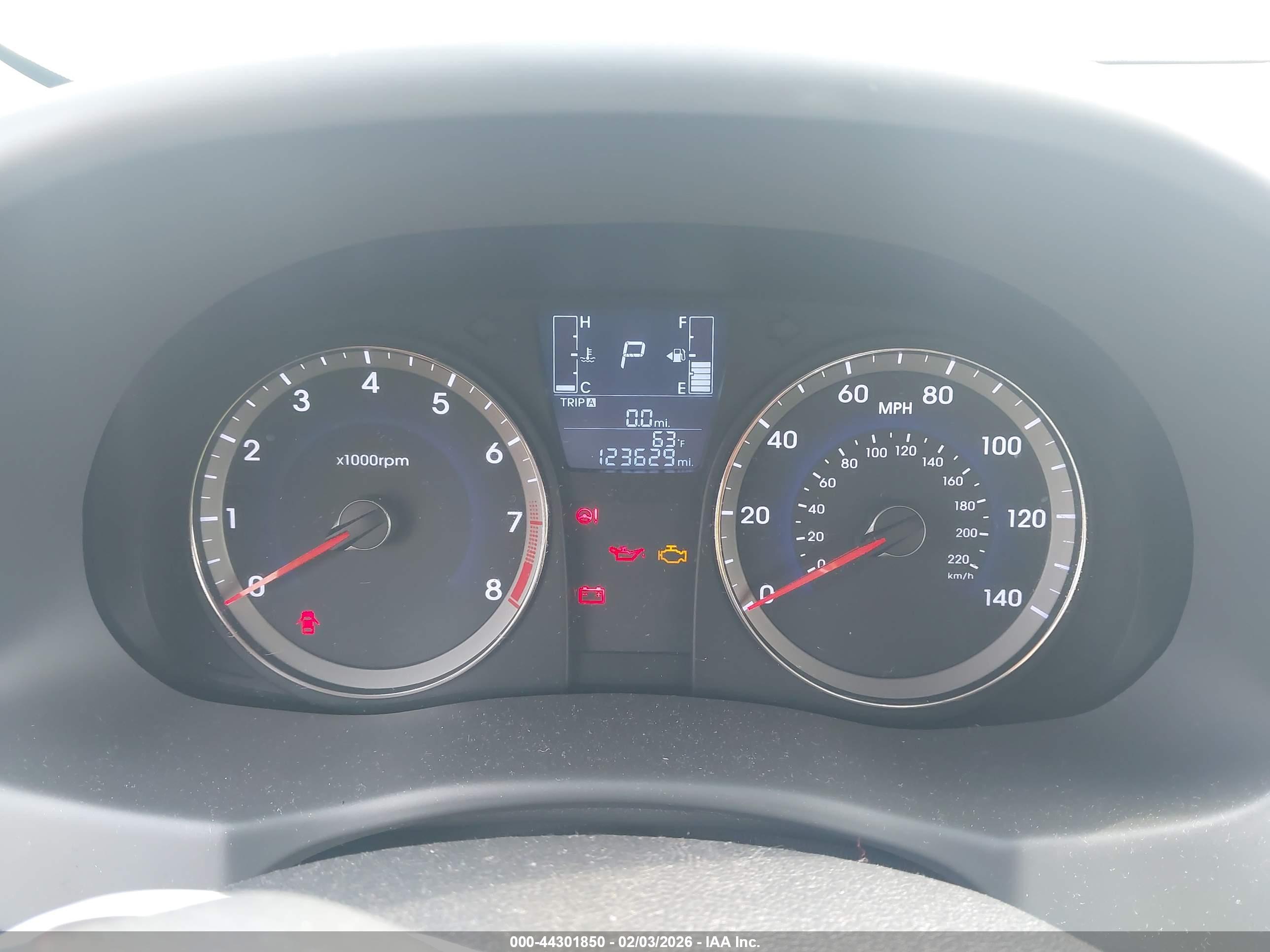 HYUNDAI ACCENT image 7