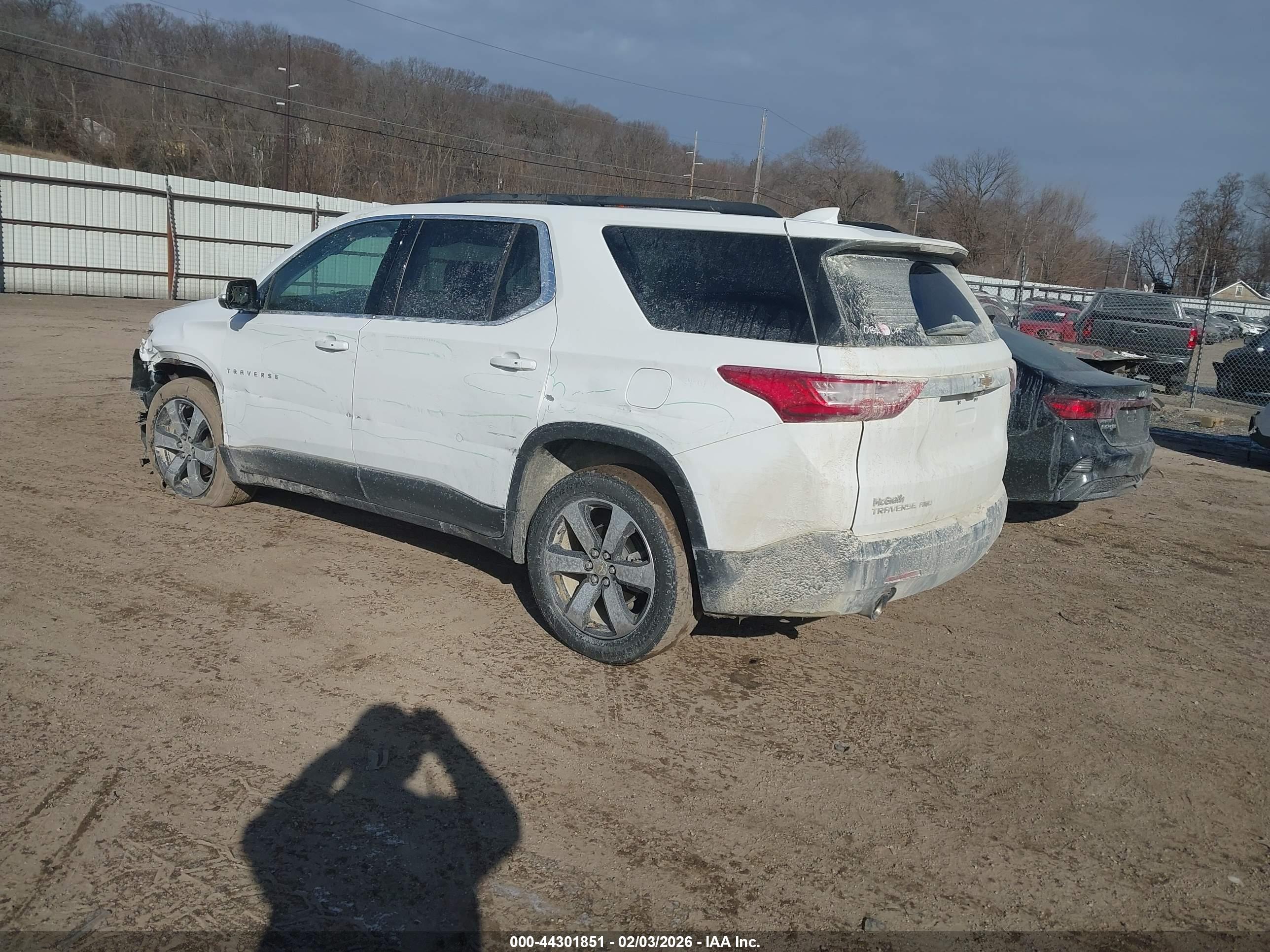 CHEVROLET TRAVERSE image 3