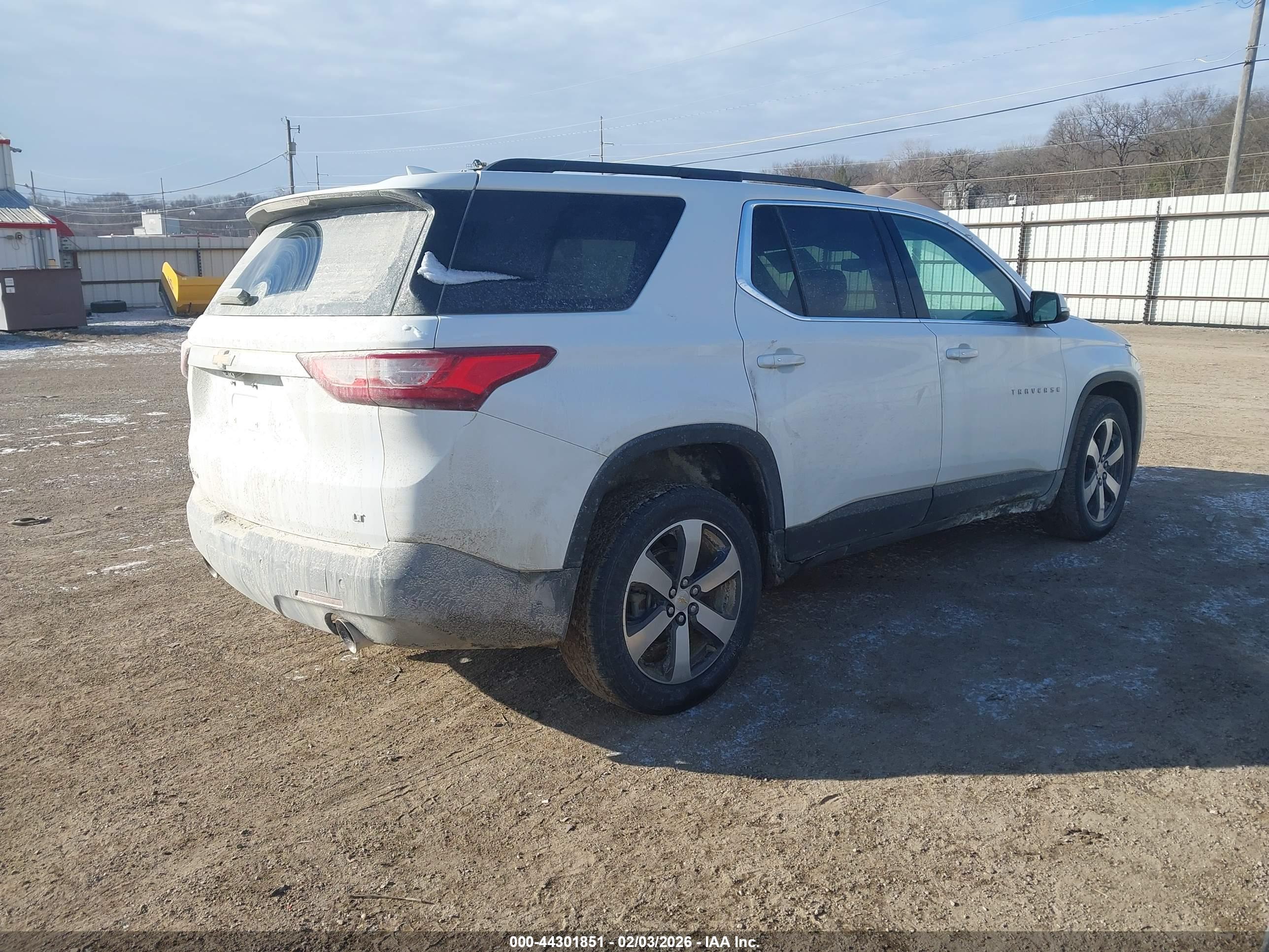 CHEVROLET TRAVERSE image 4