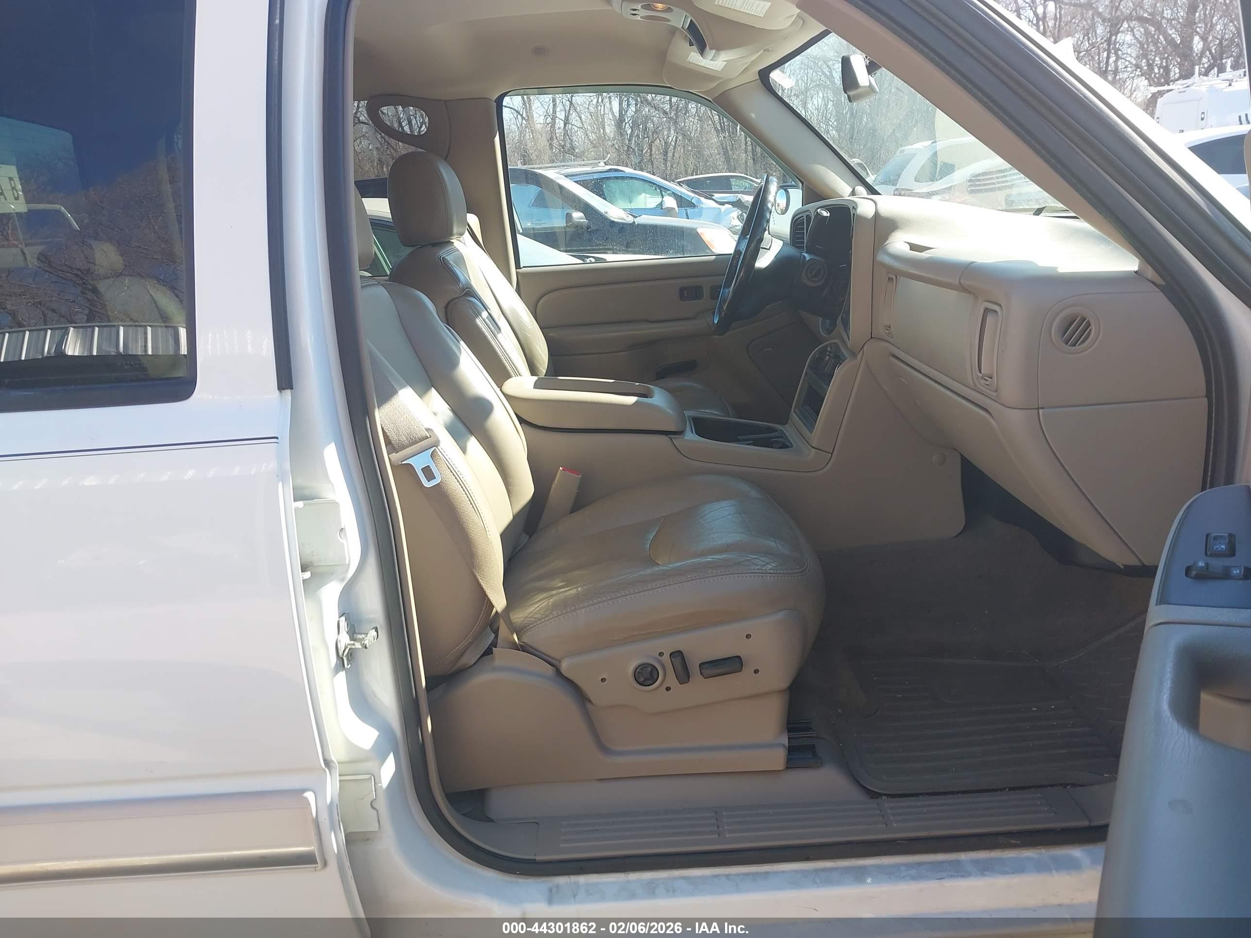 CHEVROLET SILVERADO image 5