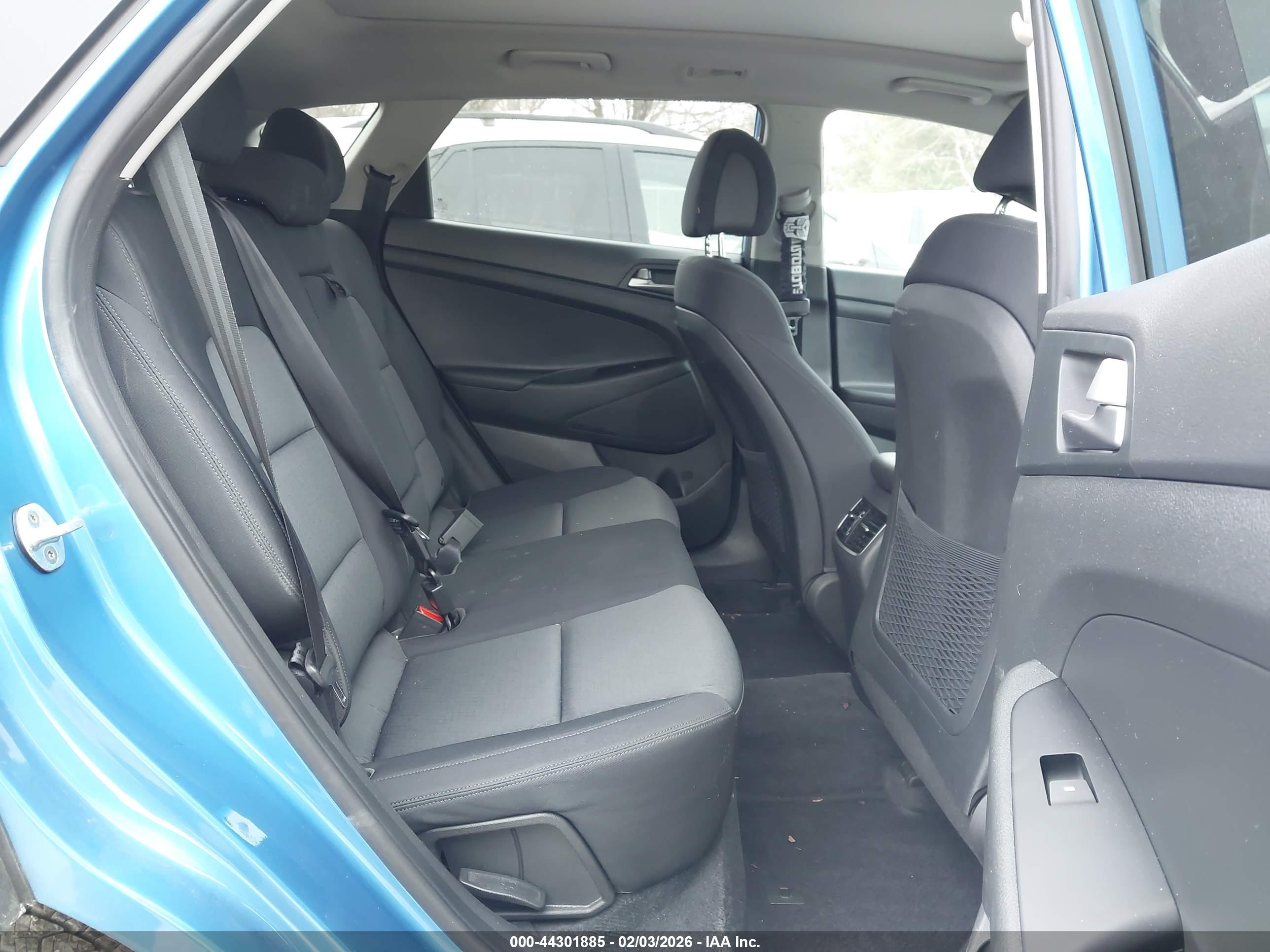 HYUNDAI TUCSON image 8