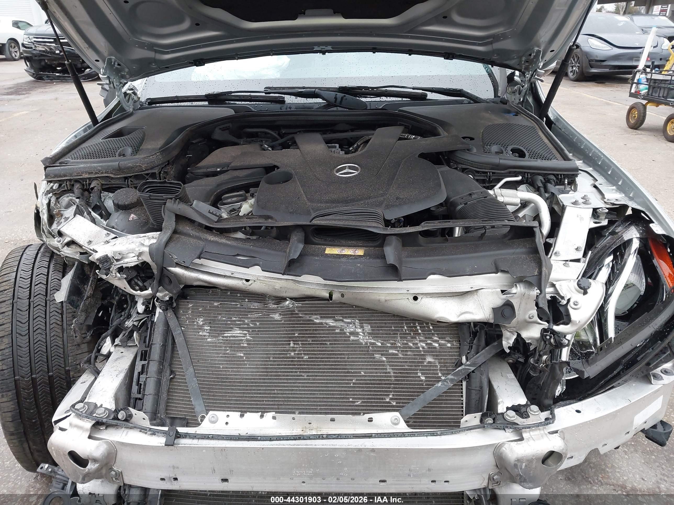 MERCEDES-BENZ E image 10