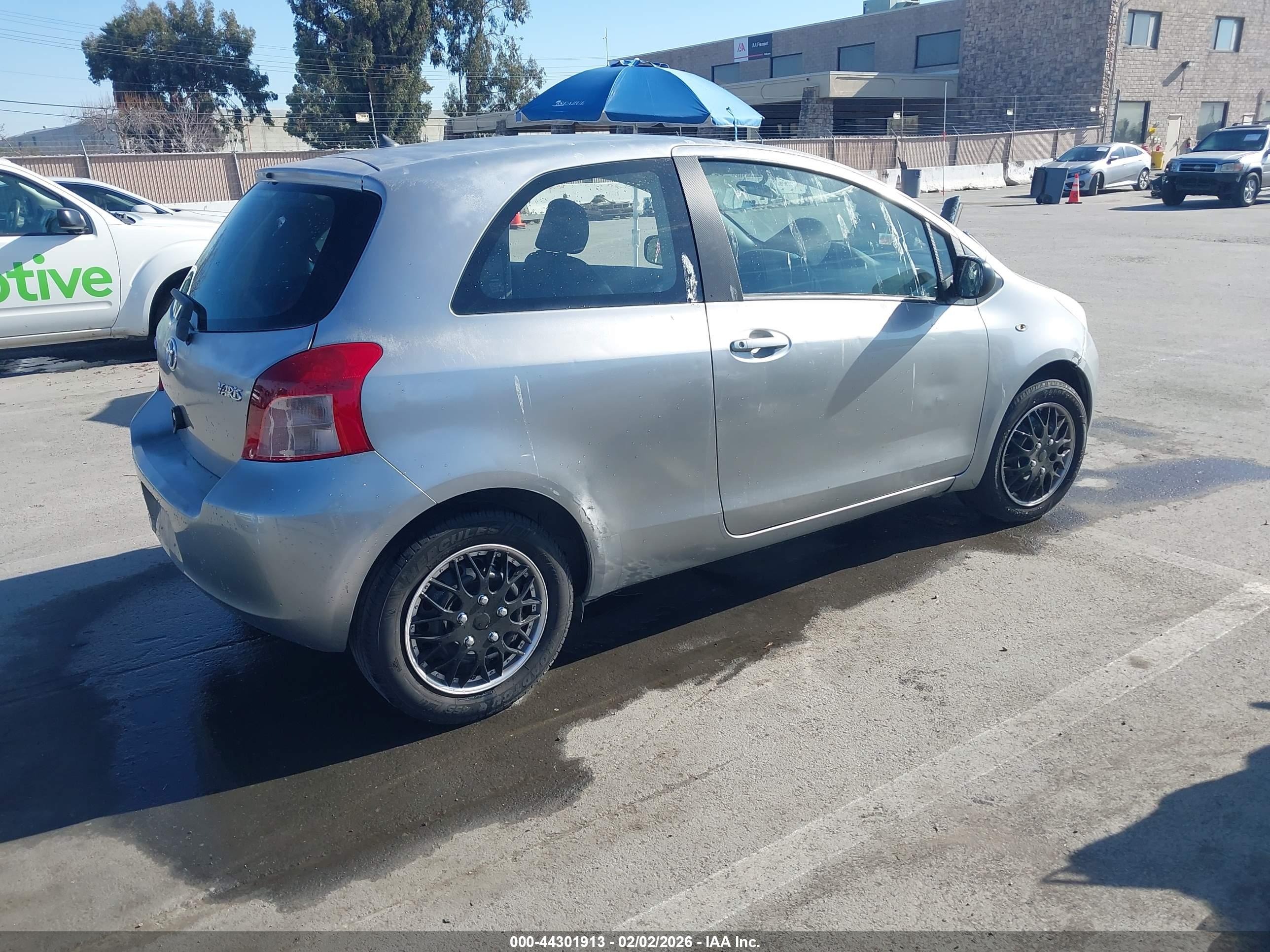 TOYOTA YARIS image 4