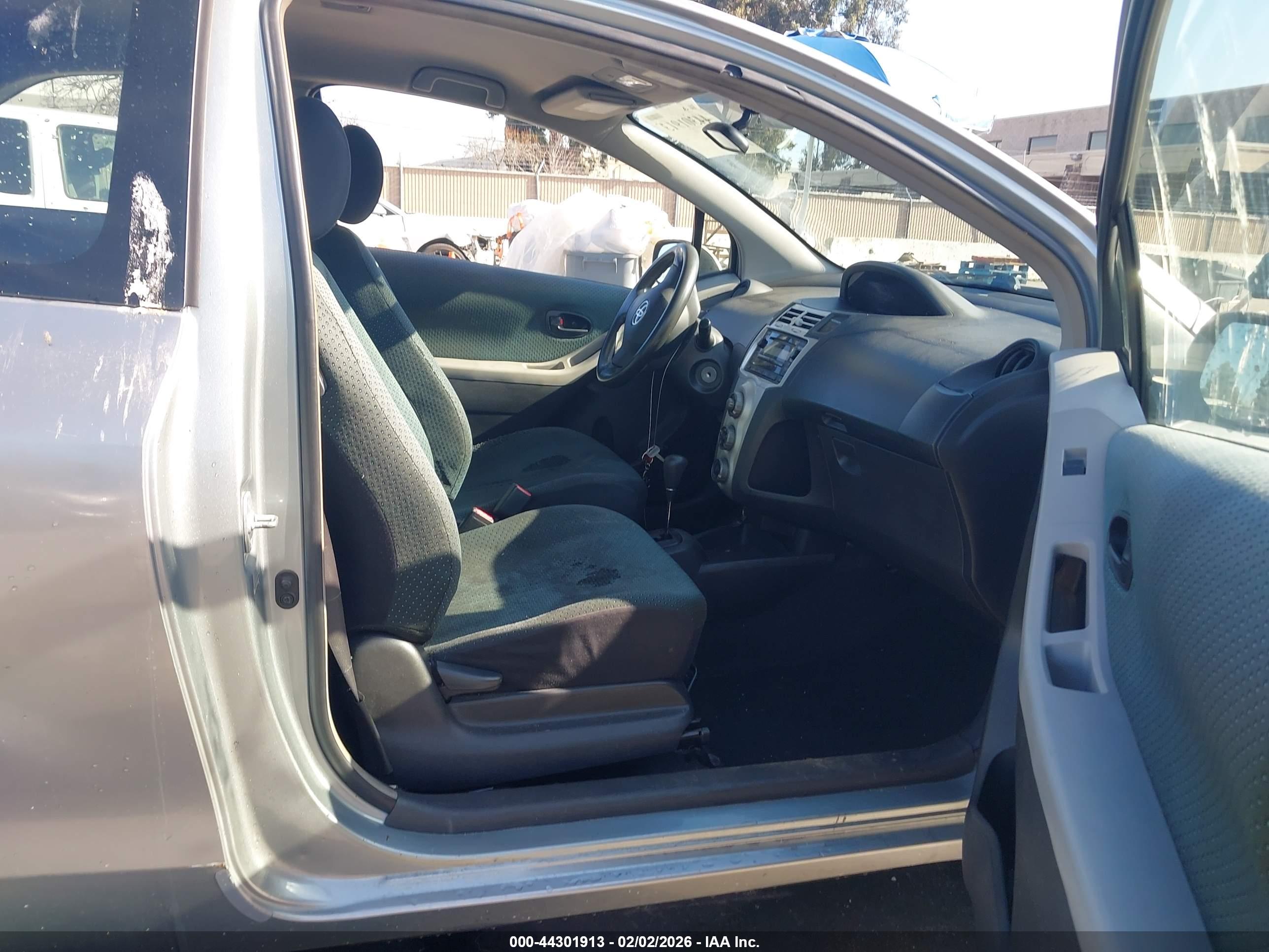 TOYOTA YARIS image 5