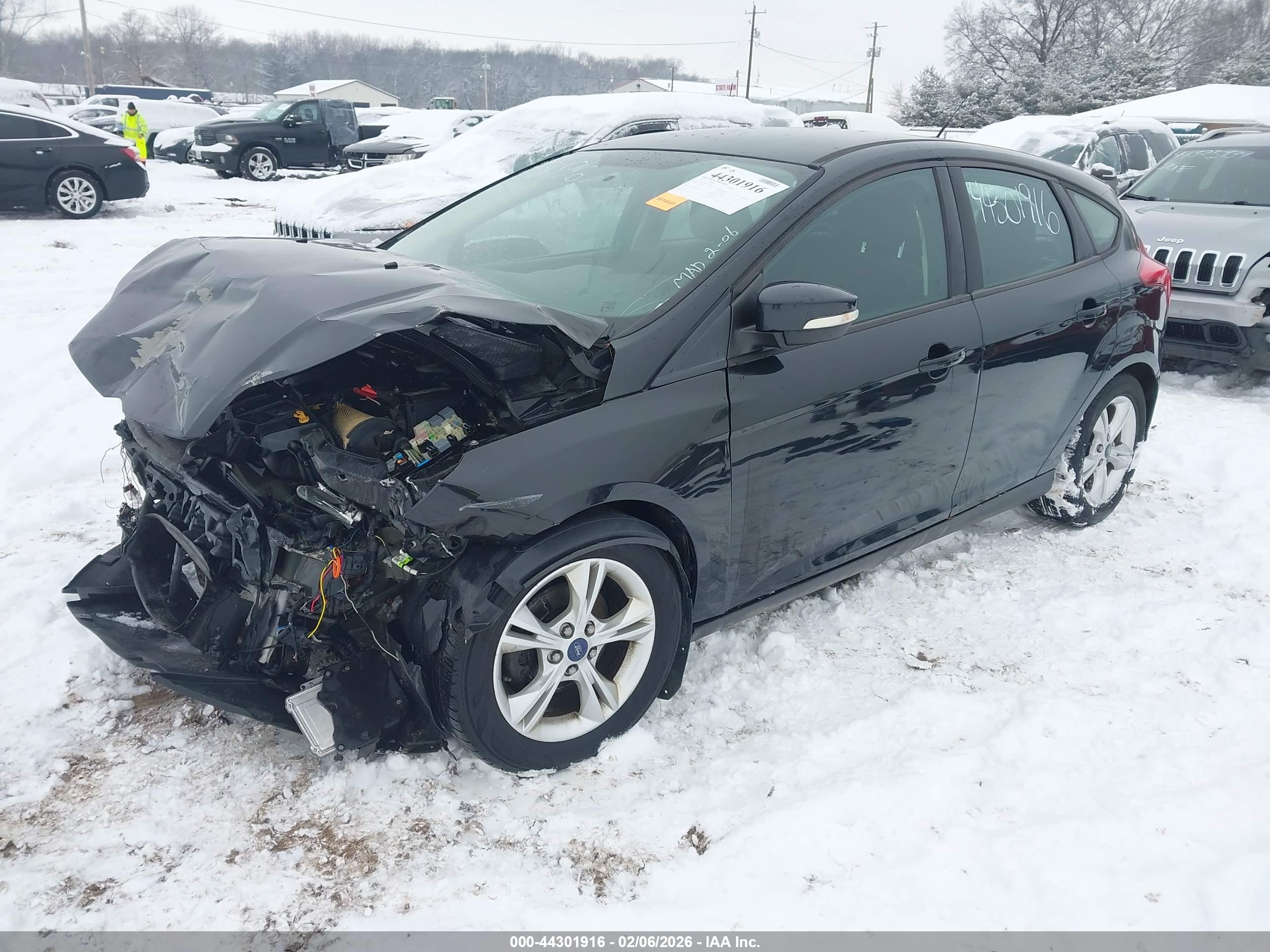 FORD FOCUS image 2