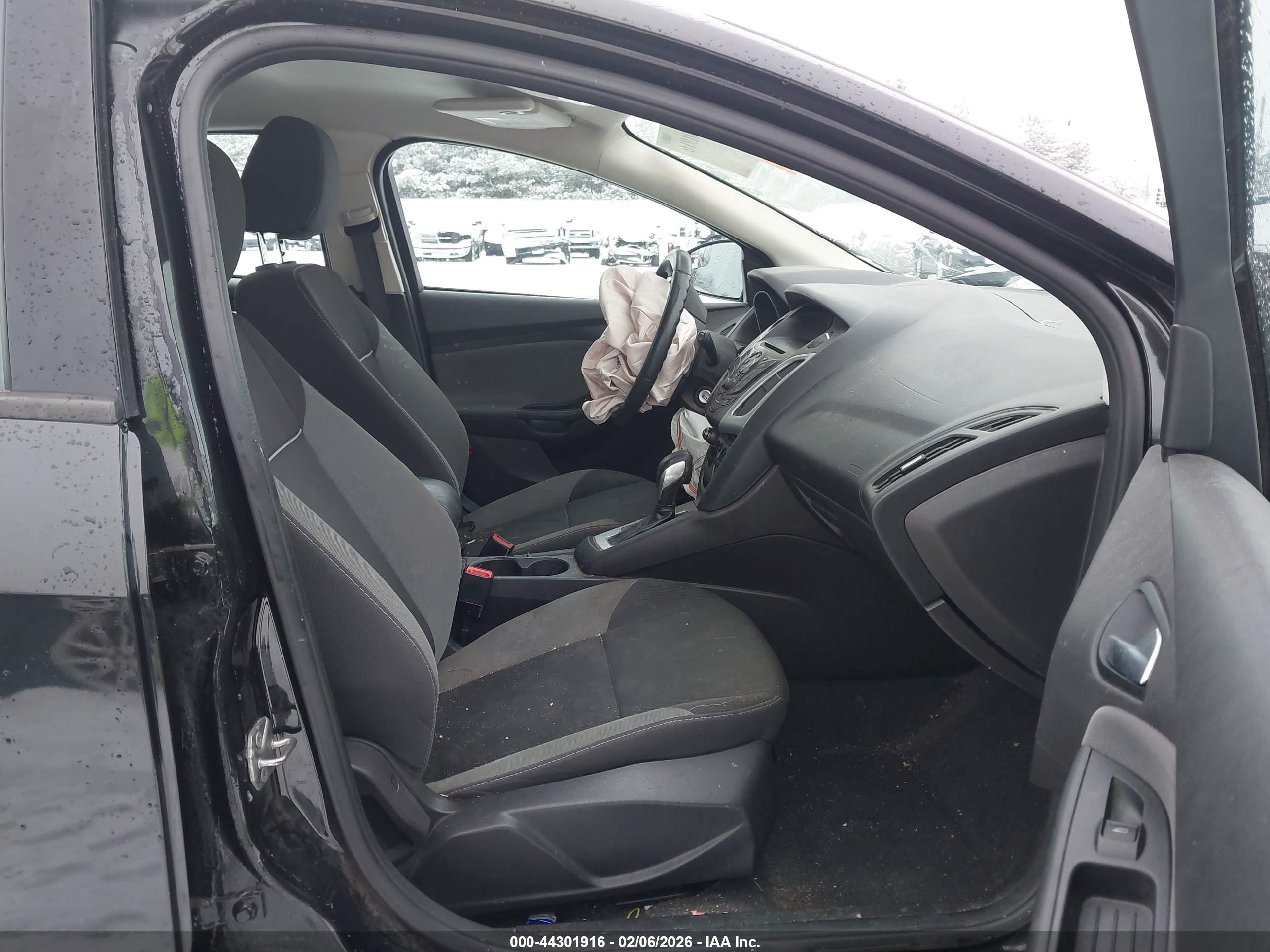 FORD FOCUS image 5