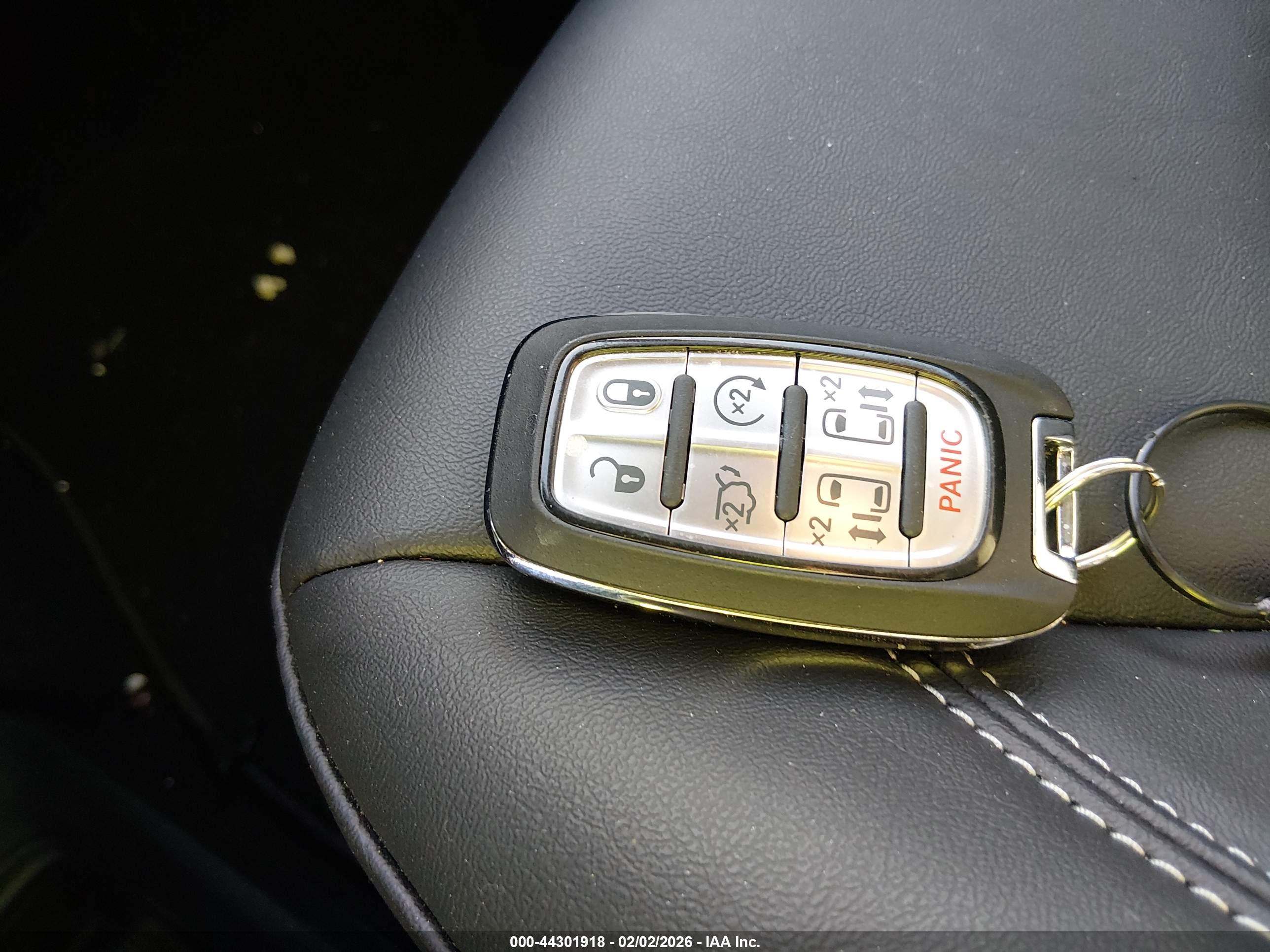 CHRYSLER PACIFICA image 11