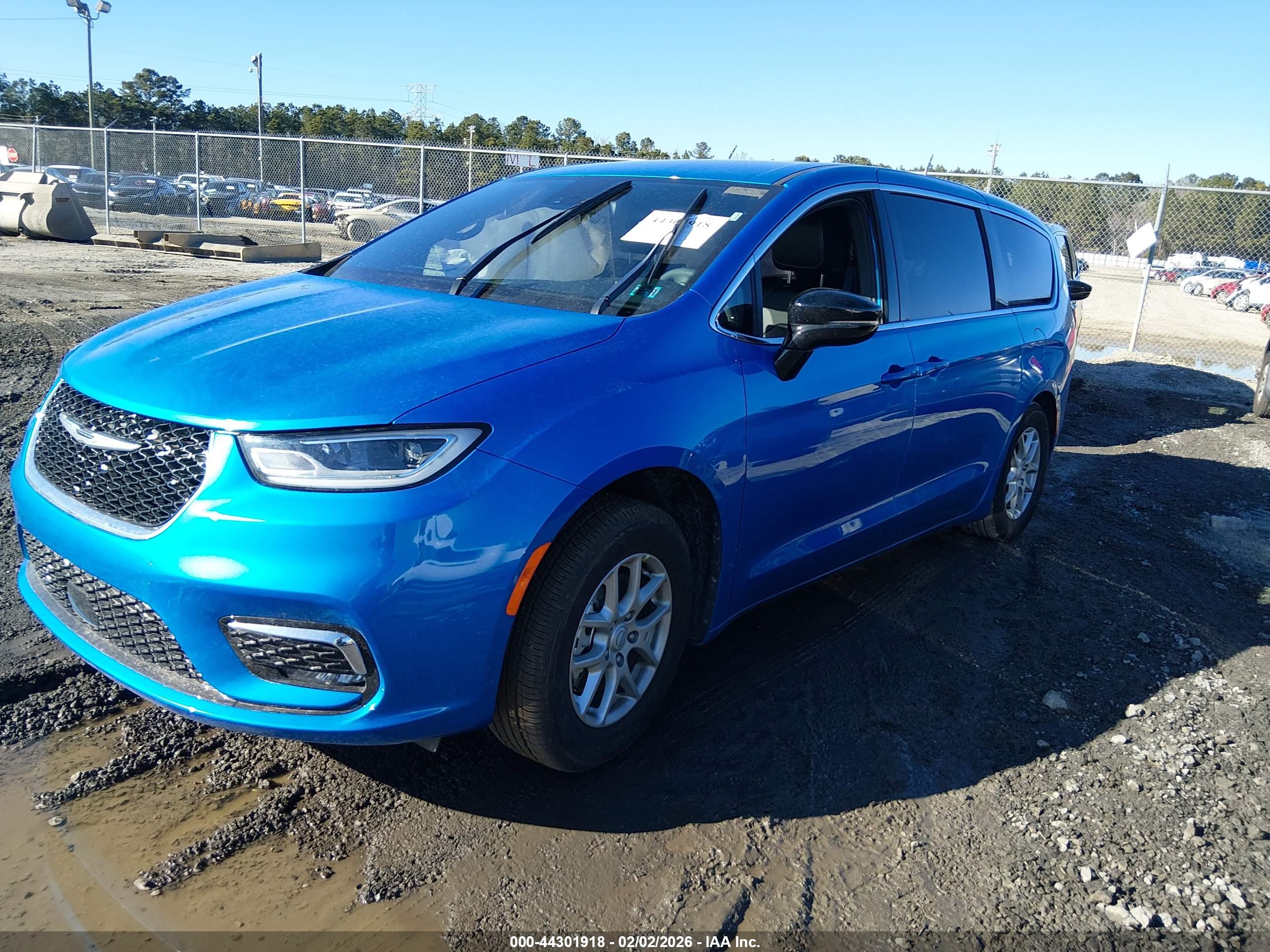 CHRYSLER PACIFICA image 2