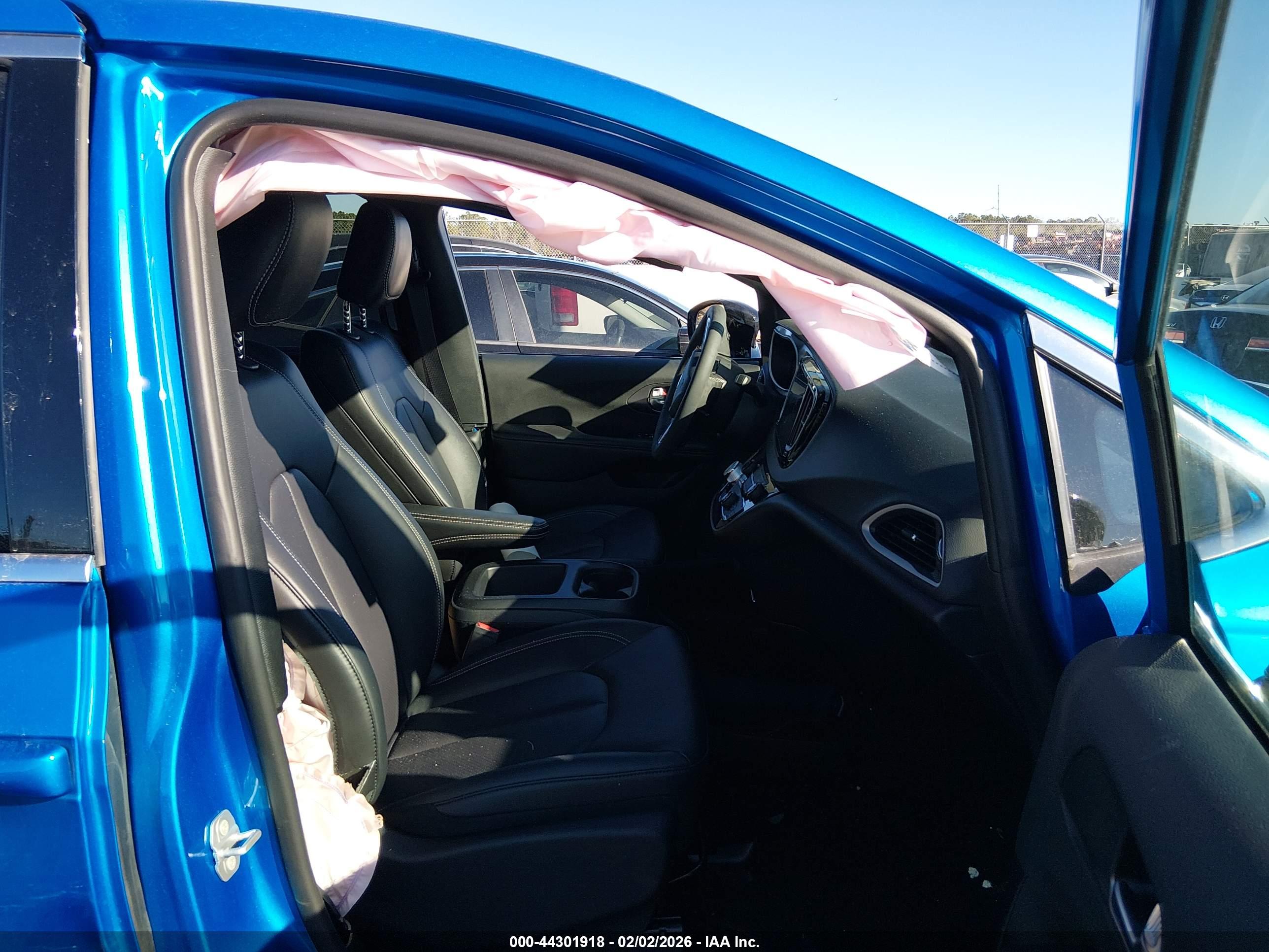 CHRYSLER PACIFICA image 5