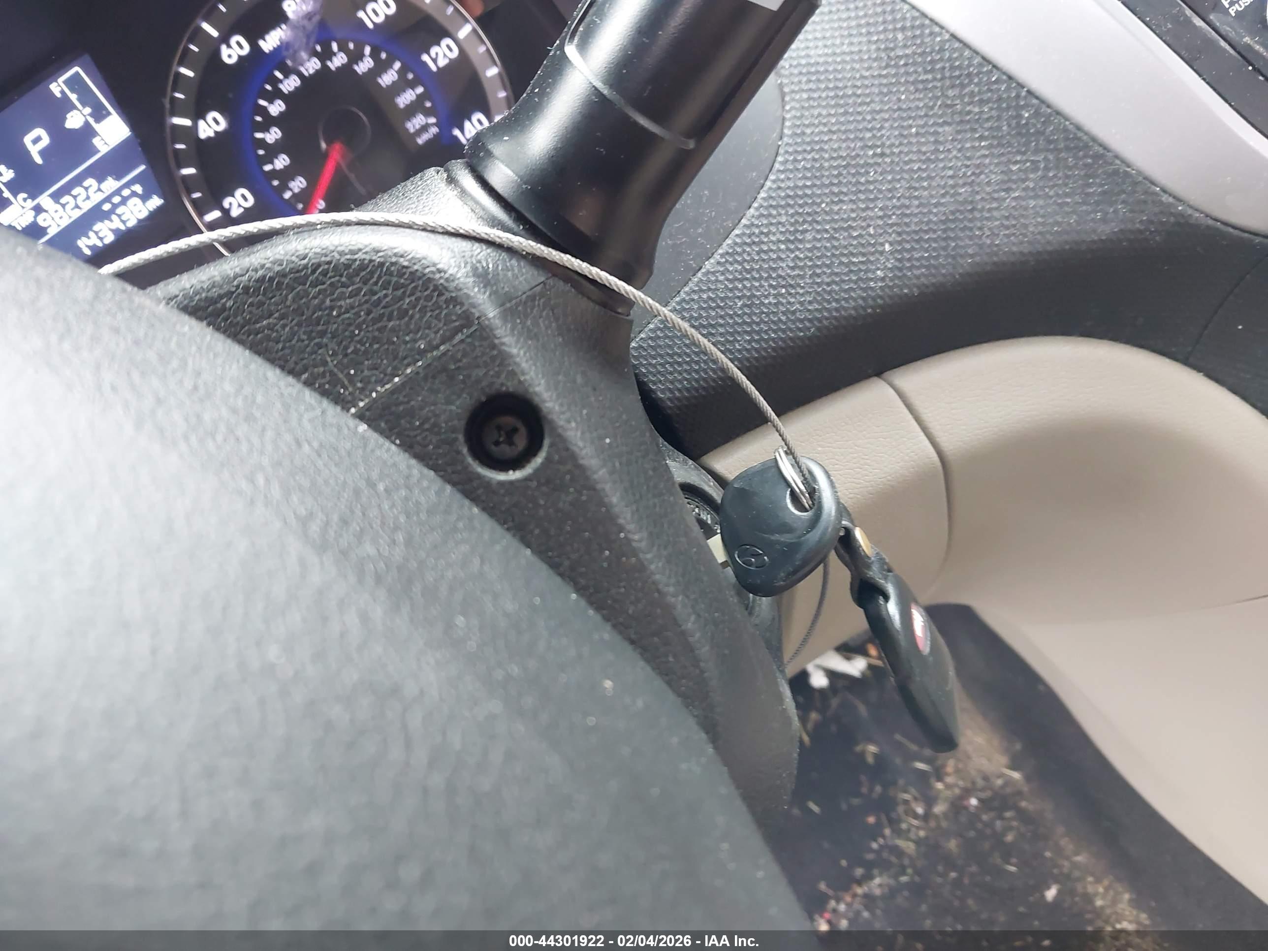 HYUNDAI ACCENT image 11