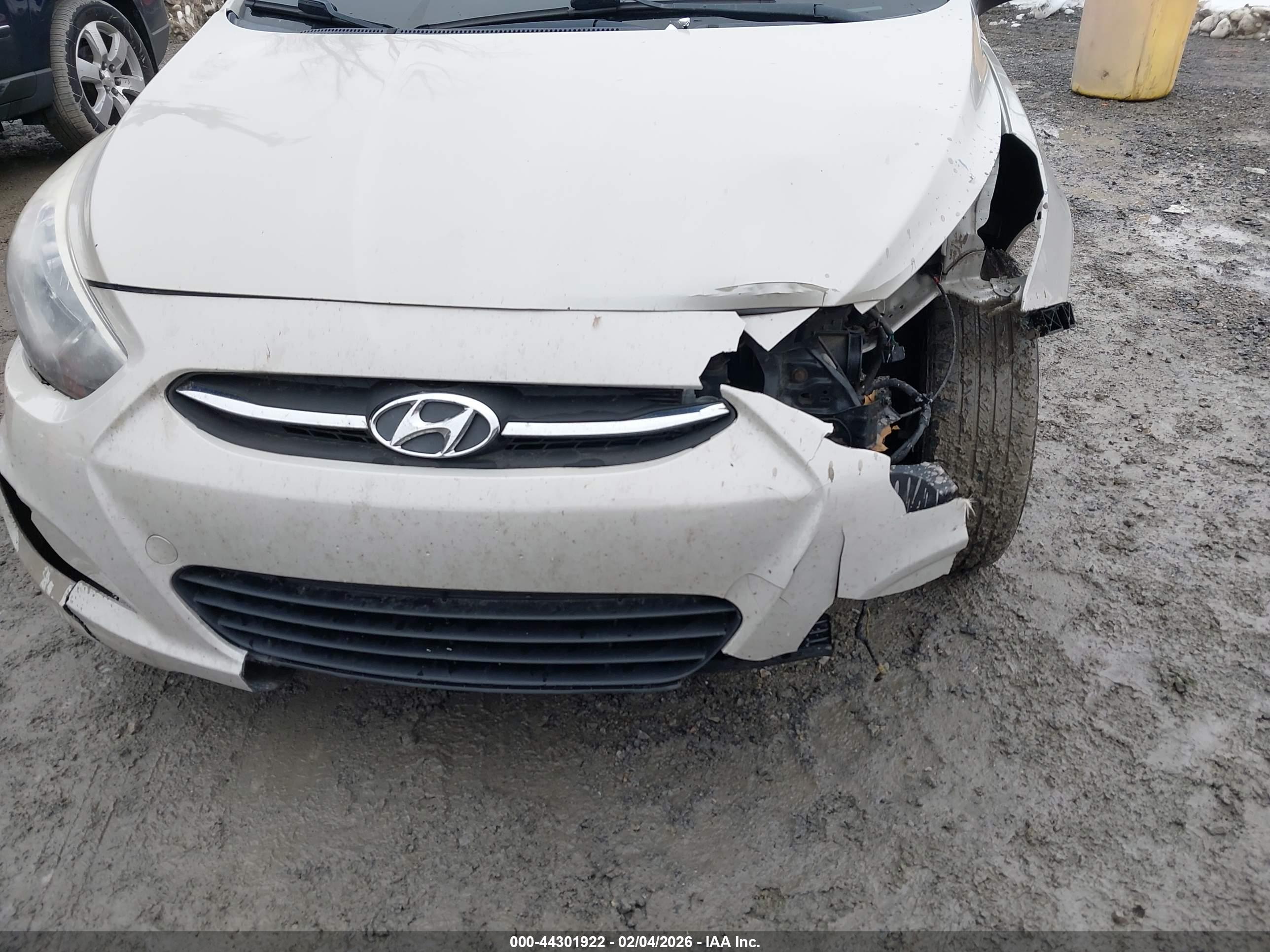 HYUNDAI ACCENT image 6
