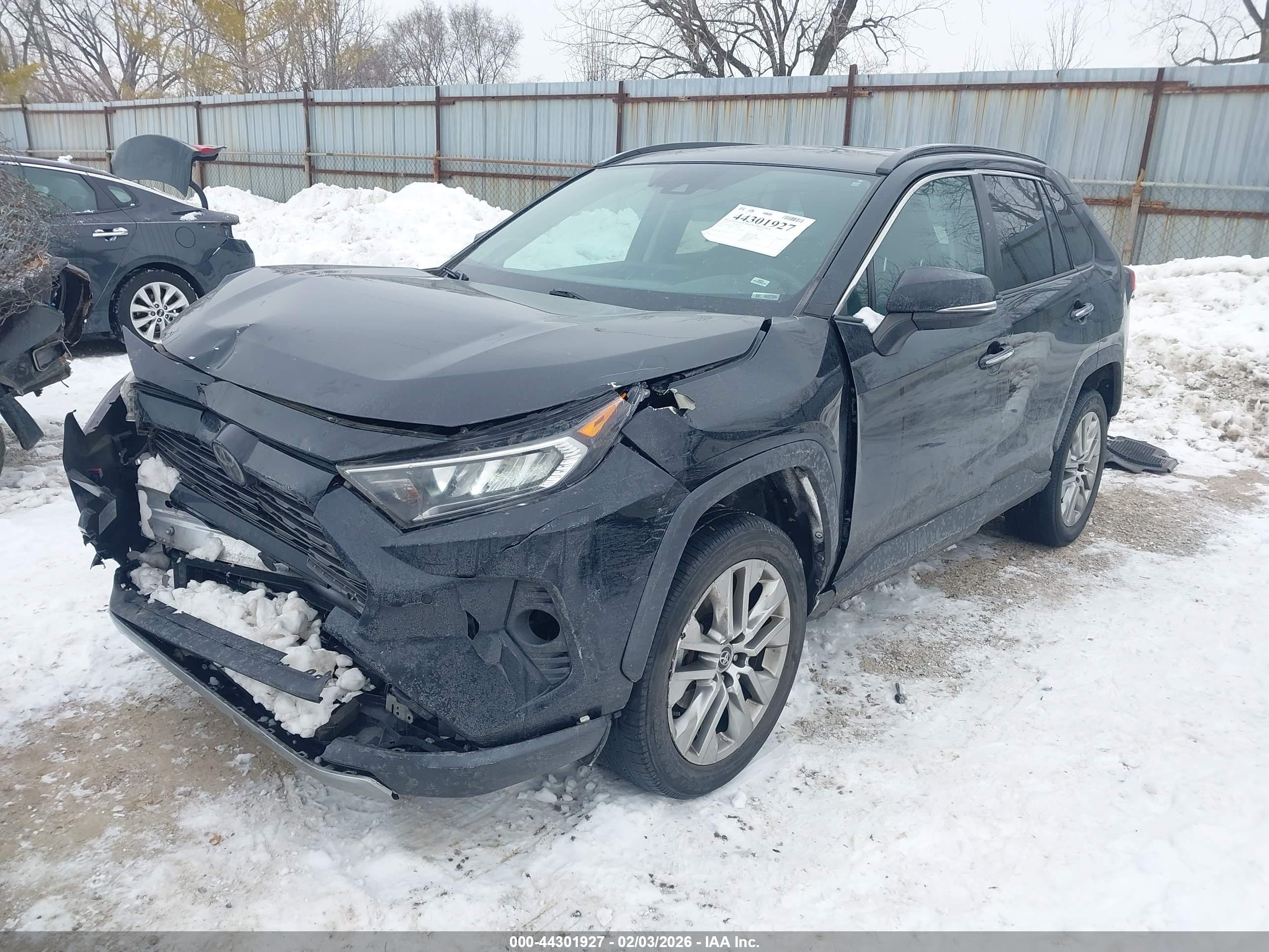 TOYOTA RAV4 image 2