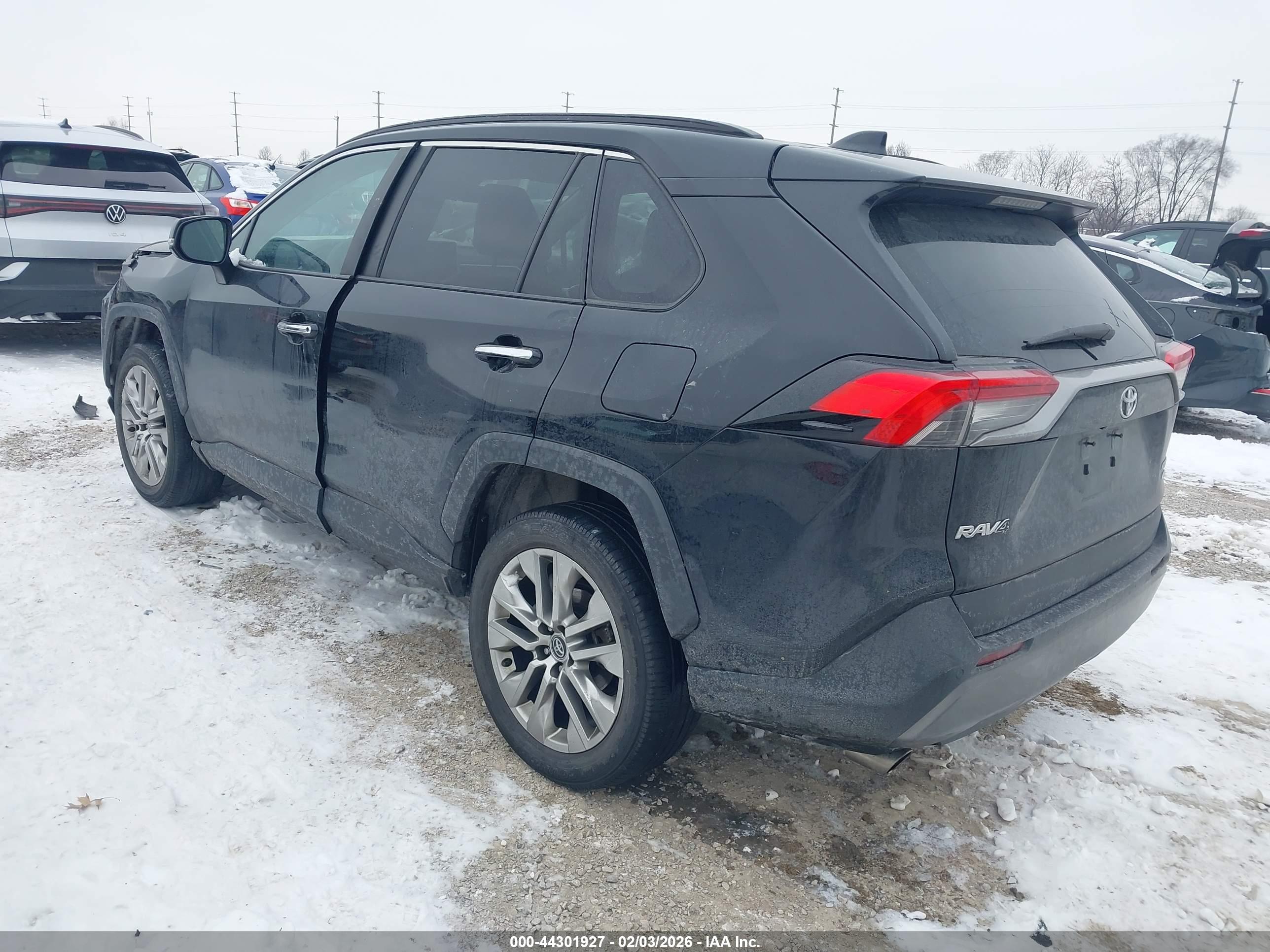 TOYOTA RAV4 image 3